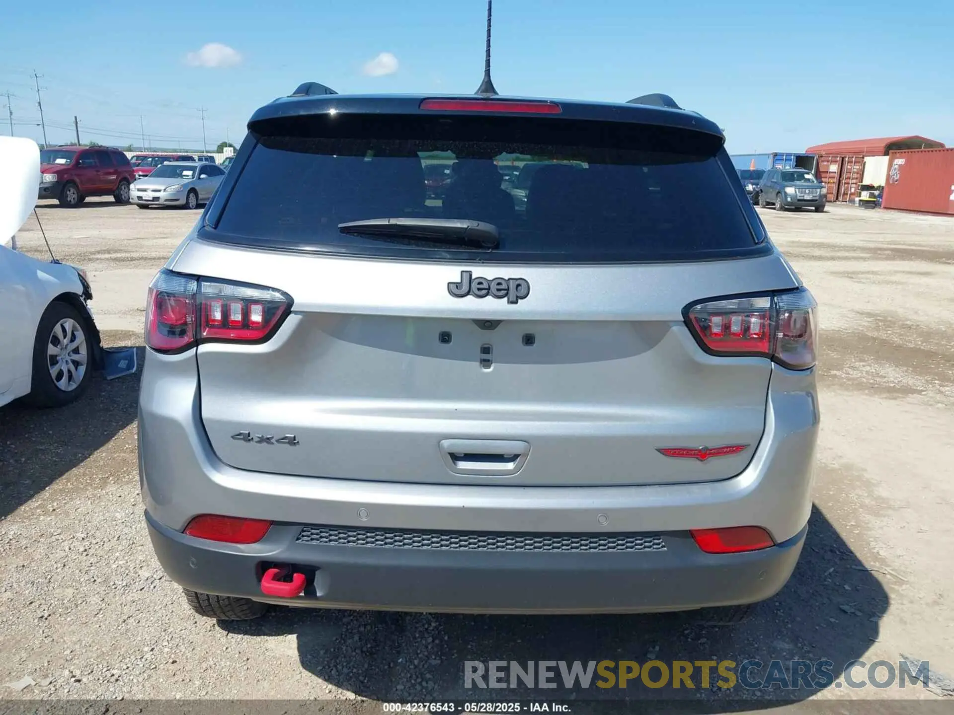 16 Photograph of a damaged car 3C4NJDDN2PT567047 JEEP COMPASS 2023