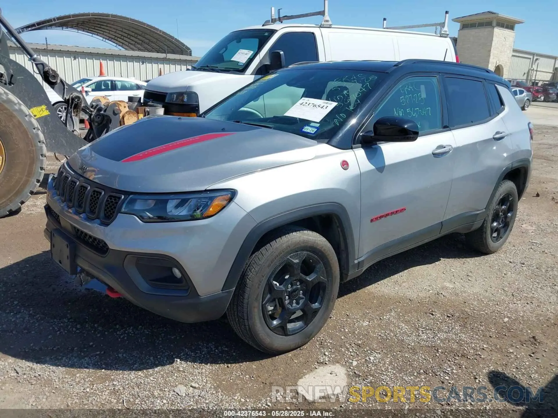 2 Photograph of a damaged car 3C4NJDDN2PT567047 JEEP COMPASS 2023