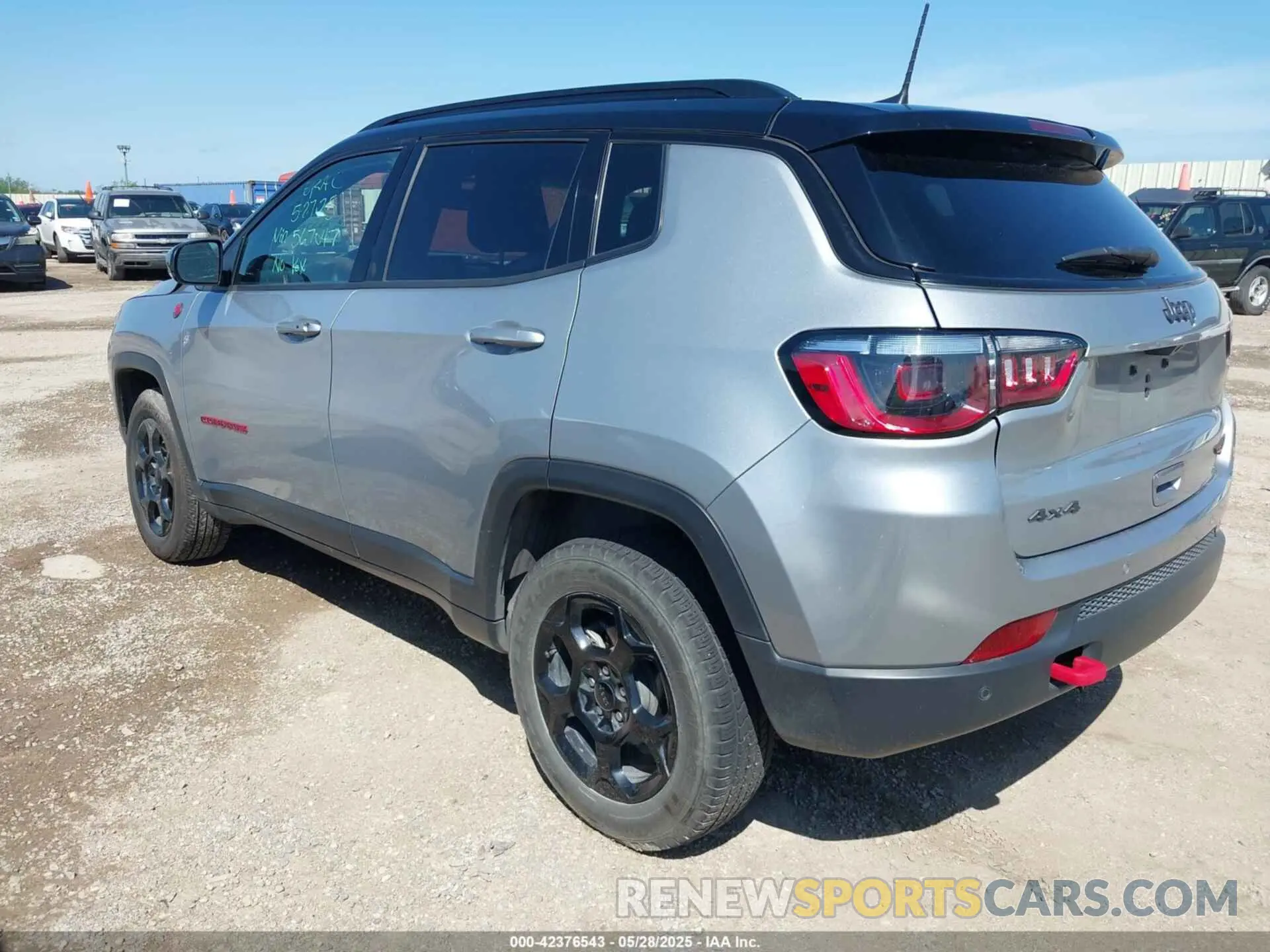 3 Photograph of a damaged car 3C4NJDDN2PT567047 JEEP COMPASS 2023