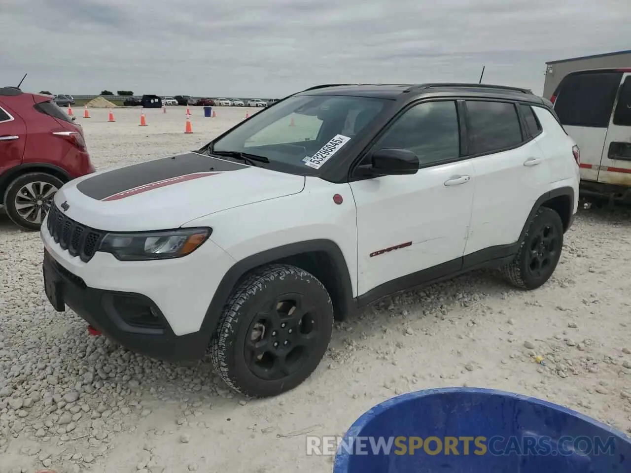 1 Photograph of a damaged car 3C4NJDDN2PT570613 JEEP COMPASS 2023
