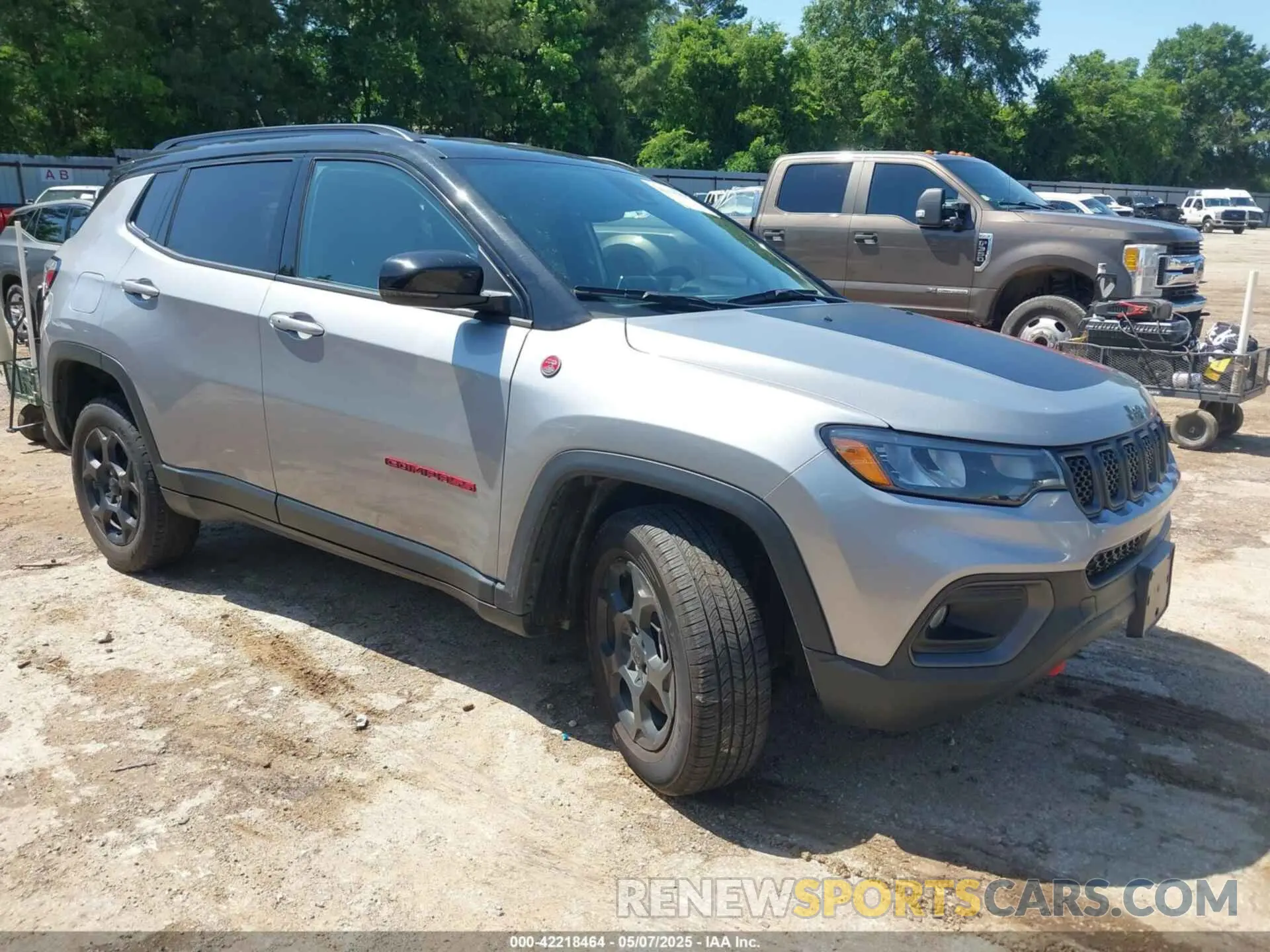 1 Photograph of a damaged car 3C4NJDDN3PT527995 JEEP COMPASS 2023
