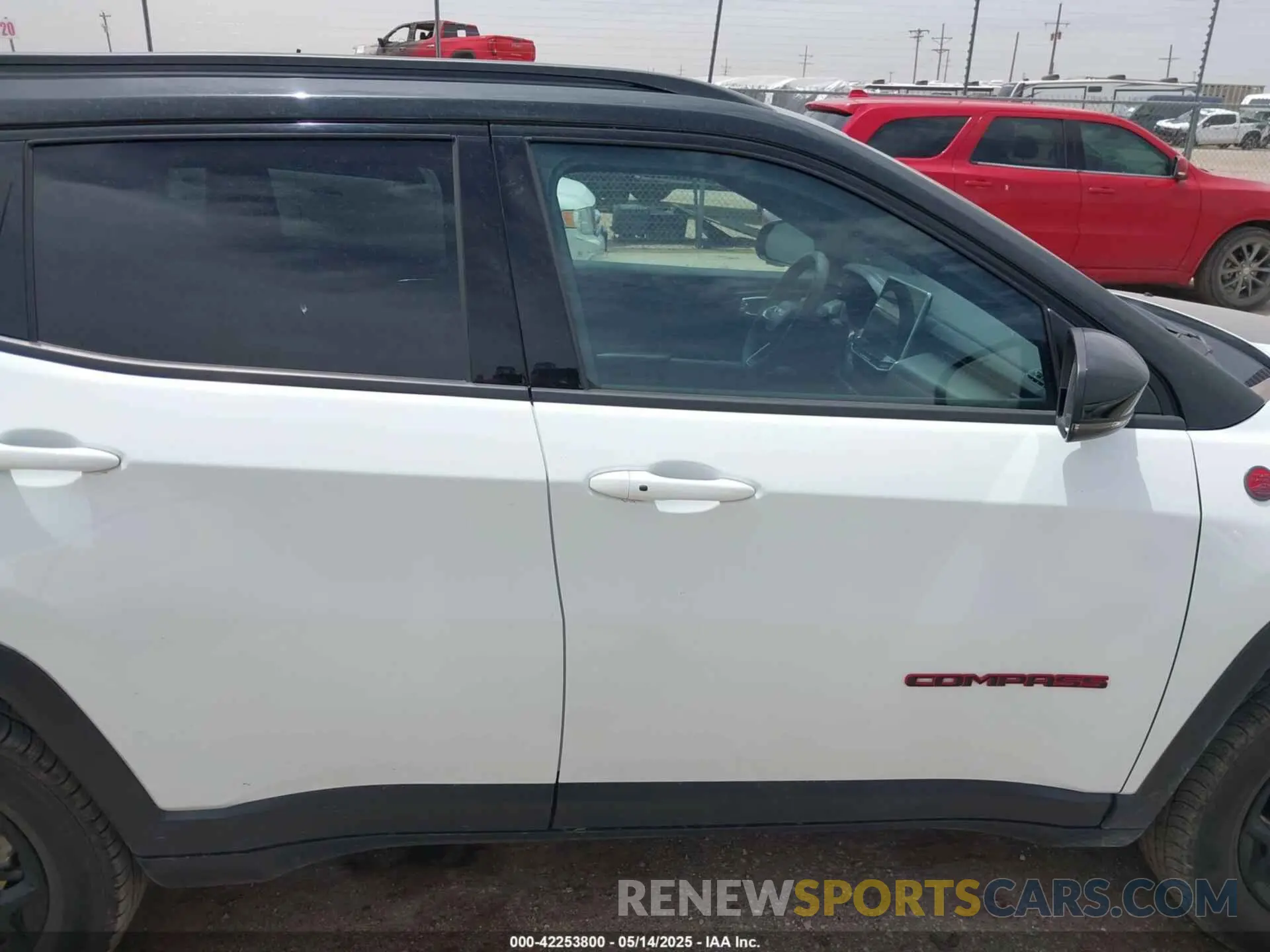 13 Photograph of a damaged car 3C4NJDDN3PT544408 JEEP COMPASS 2023