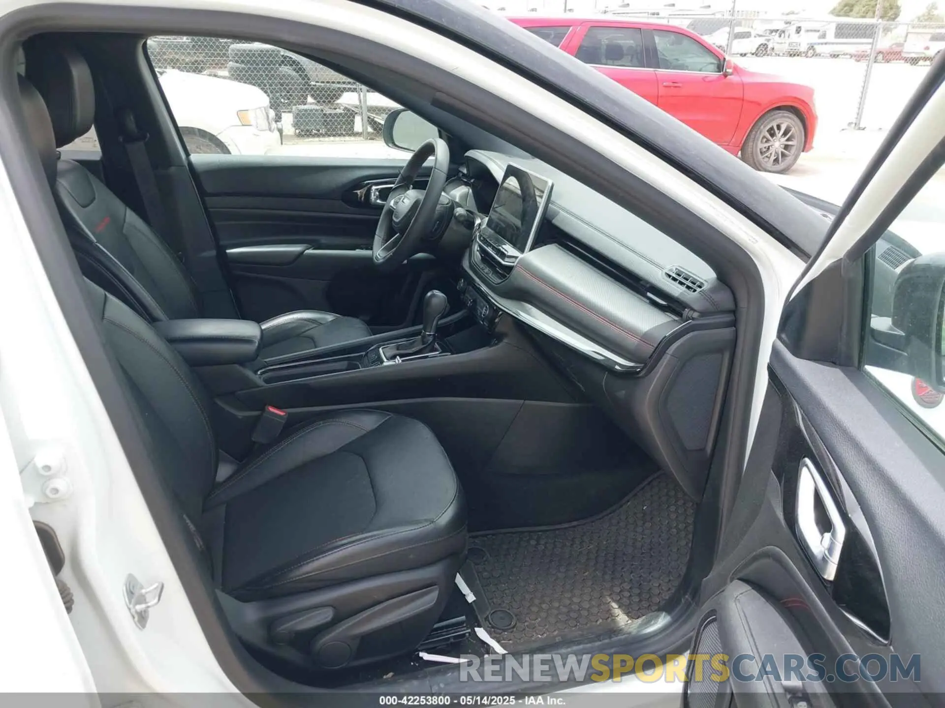 5 Photograph of a damaged car 3C4NJDDN3PT544408 JEEP COMPASS 2023