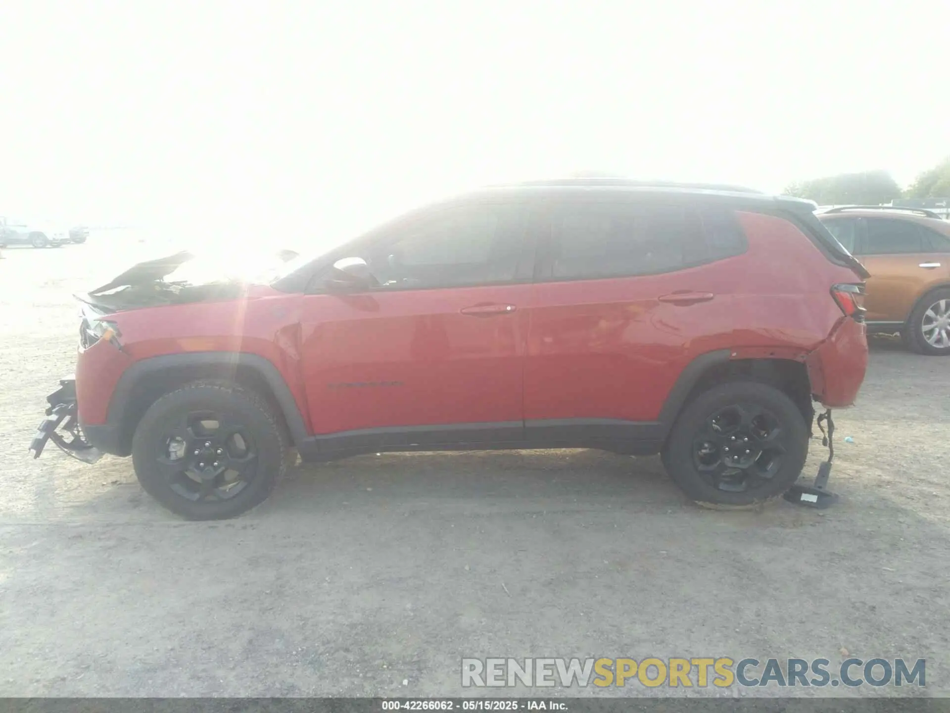 15 Photograph of a damaged car 3C4NJDDN4PT508324 JEEP COMPASS 2023