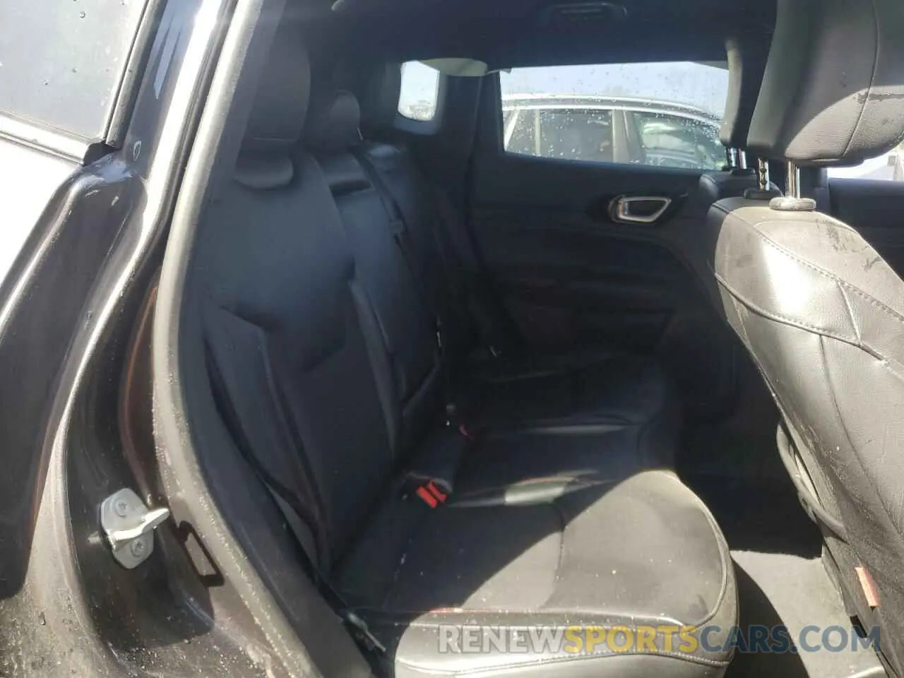 11 Photograph of a damaged car 3C4NJDDN5PT565812 JEEP COMPASS 2023