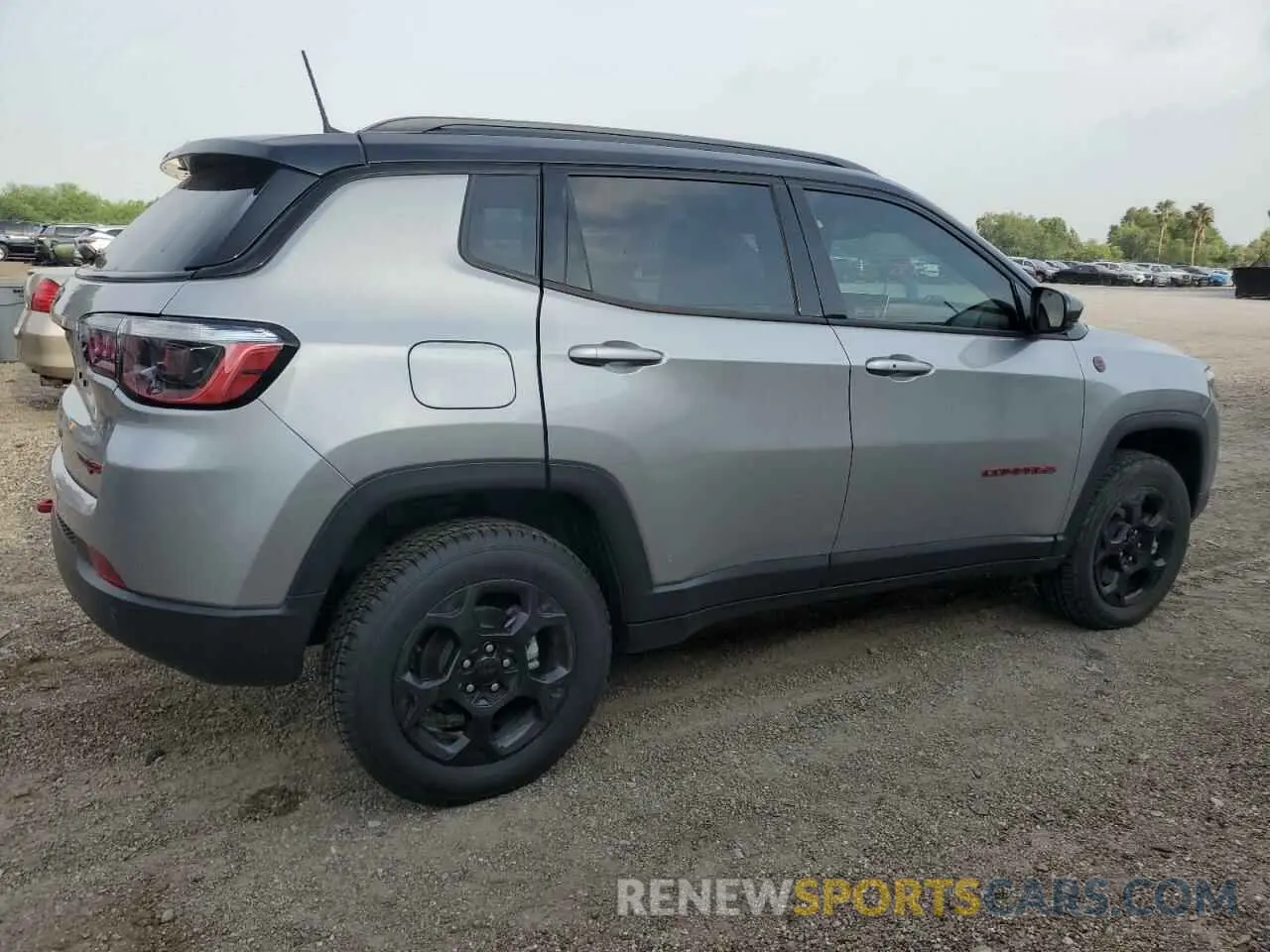 3 Photograph of a damaged car 3C4NJDDN8PT525773 JEEP COMPASS 2023
