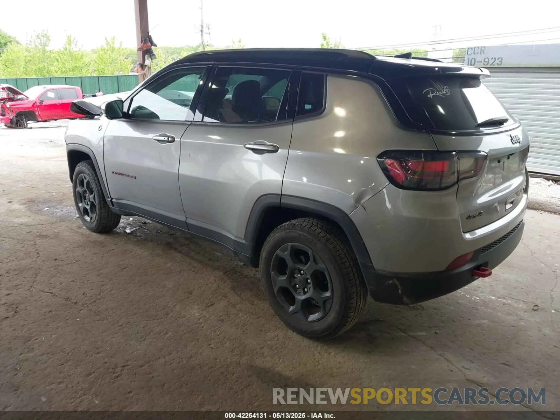 3 Photograph of a damaged car 3C4NJDDN9PT525281 JEEP COMPASS 2023