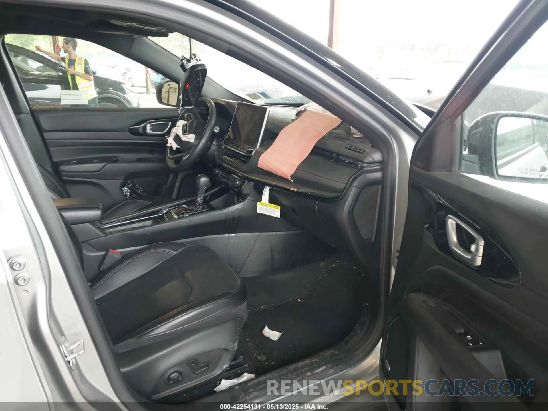 5 Photograph of a damaged car 3C4NJDDN9PT525281 JEEP COMPASS 2023
