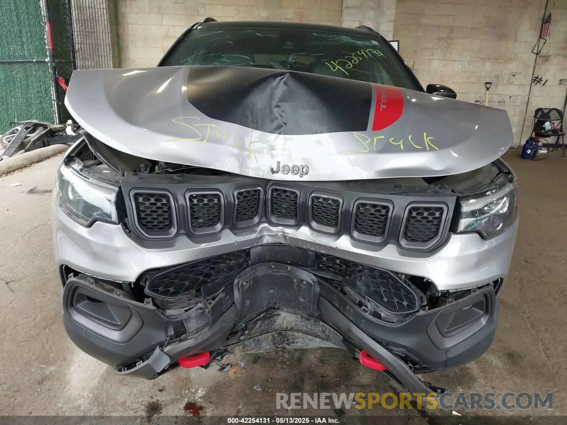 6 Photograph of a damaged car 3C4NJDDN9PT525281 JEEP COMPASS 2023