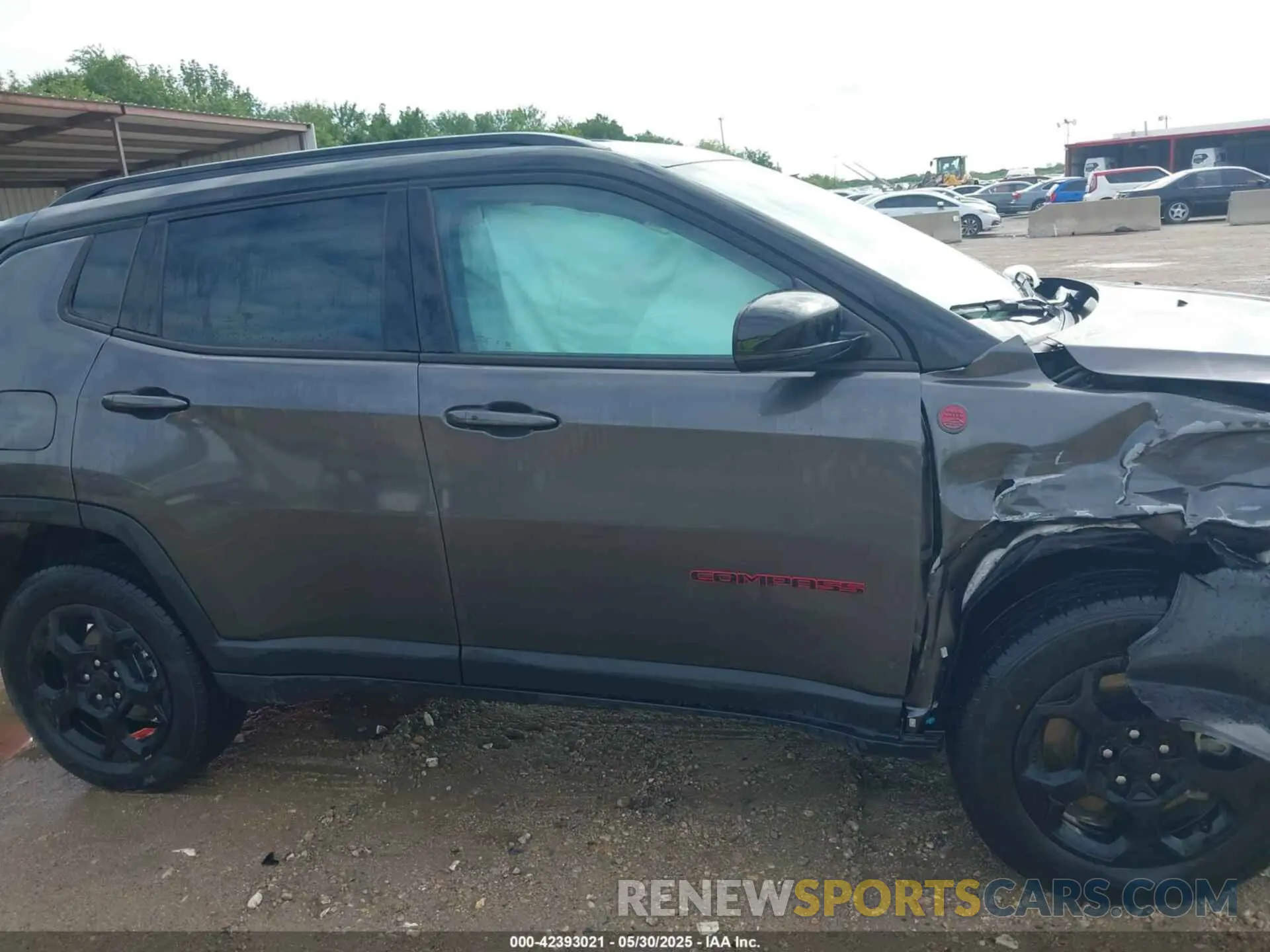 13 Photograph of a damaged car 3C4NJDDN9PT544283 JEEP COMPASS 2023