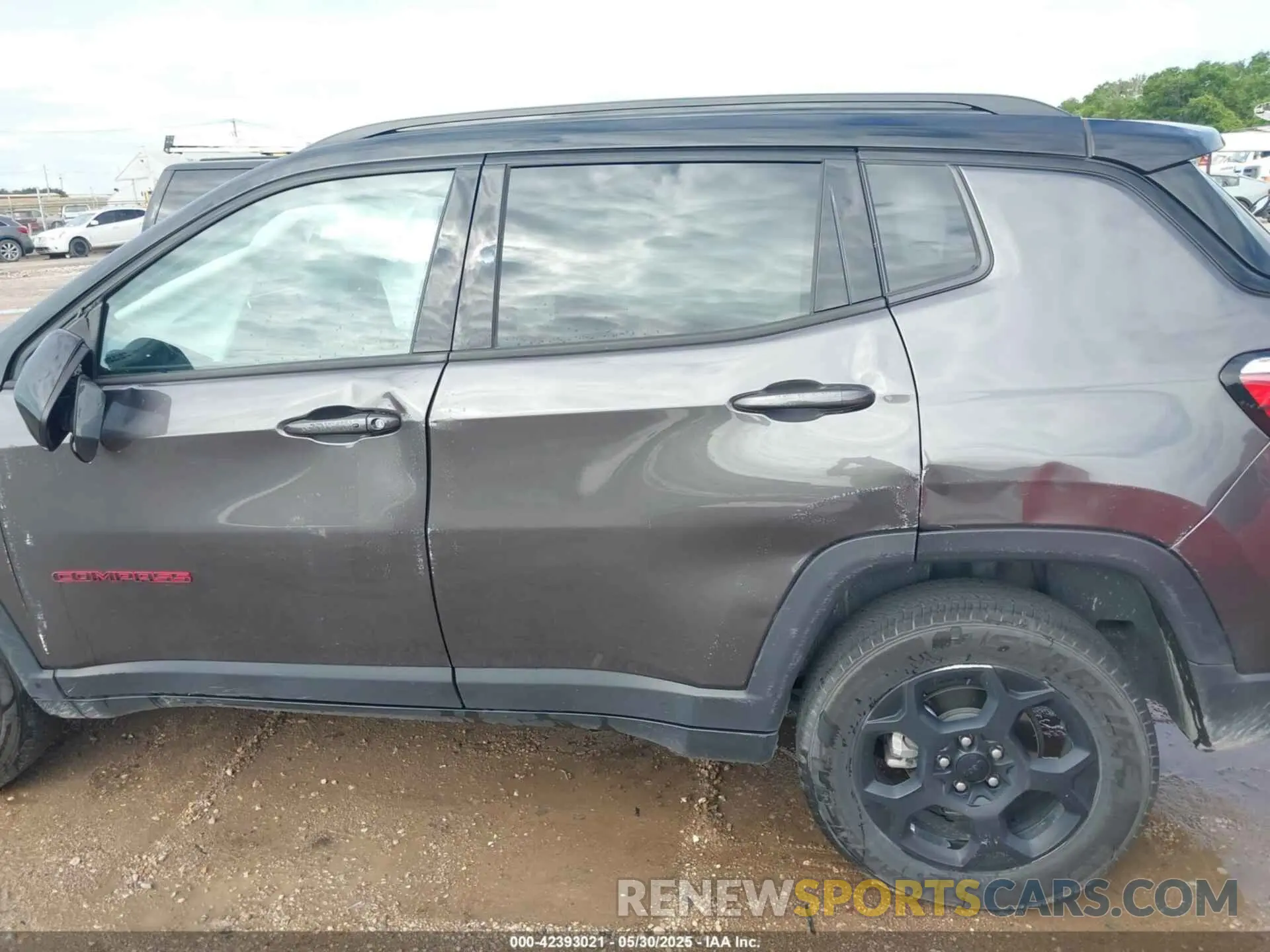 14 Photograph of a damaged car 3C4NJDDN9PT544283 JEEP COMPASS 2023