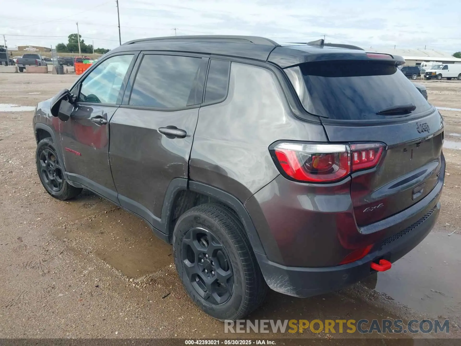 3 Photograph of a damaged car 3C4NJDDN9PT544283 JEEP COMPASS 2023