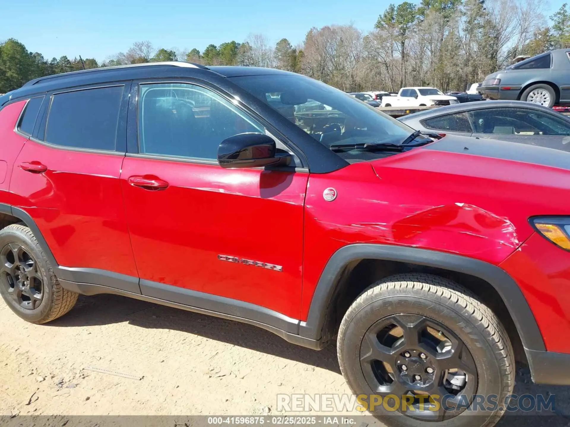 17 Photograph of a damaged car 3C4NJDDNXPT526231 JEEP COMPASS 2023