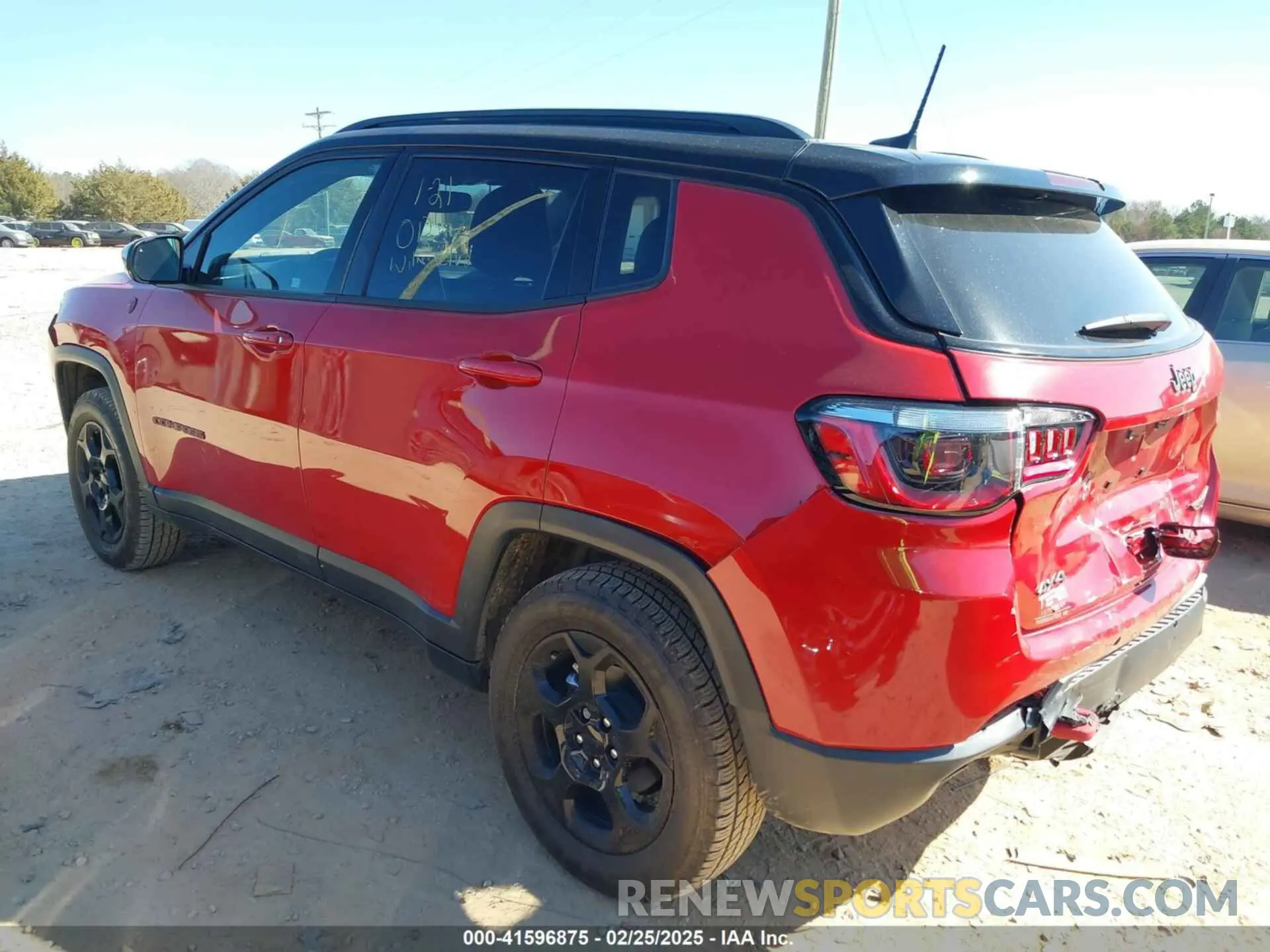 3 Photograph of a damaged car 3C4NJDDNXPT526231 JEEP COMPASS 2023