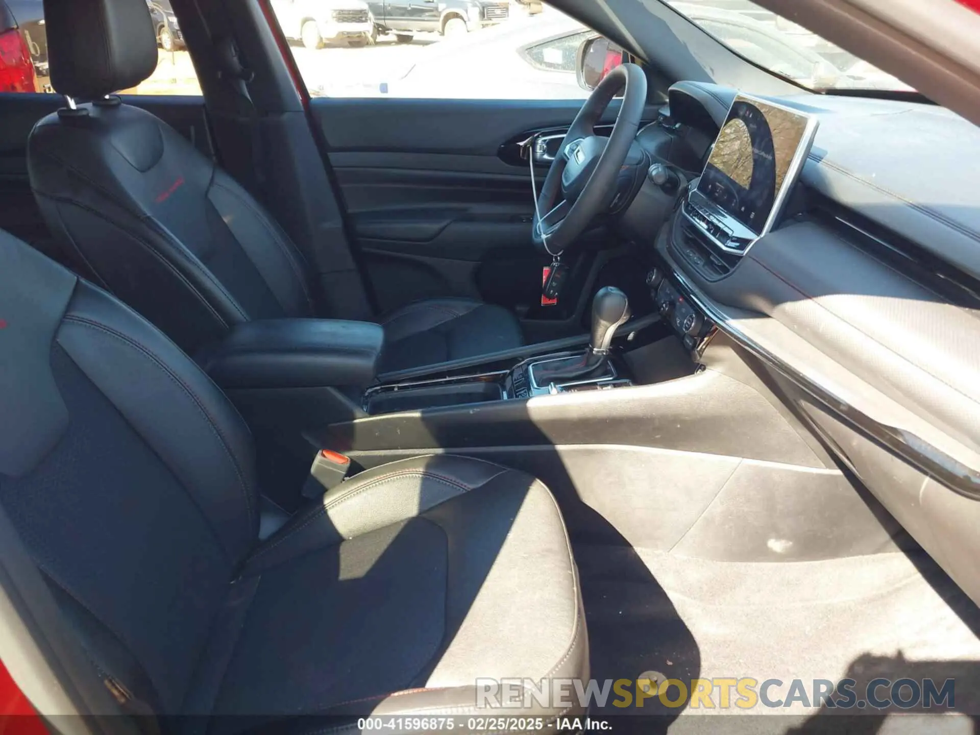 5 Photograph of a damaged car 3C4NJDDNXPT526231 JEEP COMPASS 2023