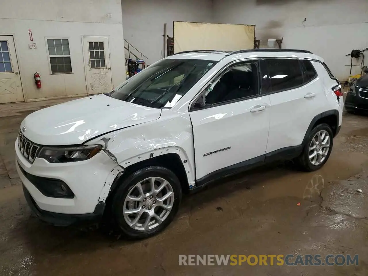 1 Photograph of a damaged car 3C4NJDFN0PT559414 JEEP COMPASS 2023