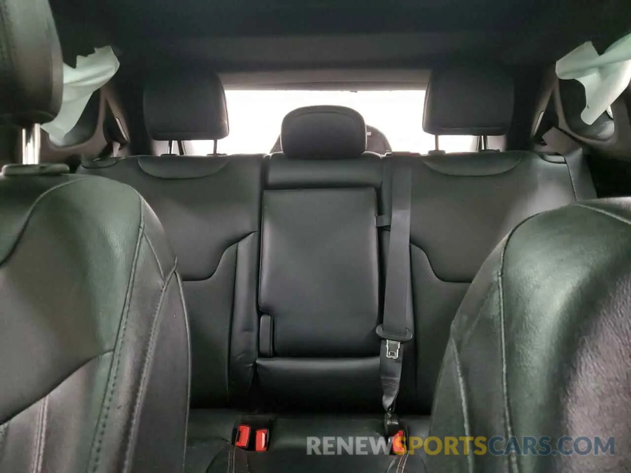 10 Photograph of a damaged car 3C4NJDFN0PT559414 JEEP COMPASS 2023