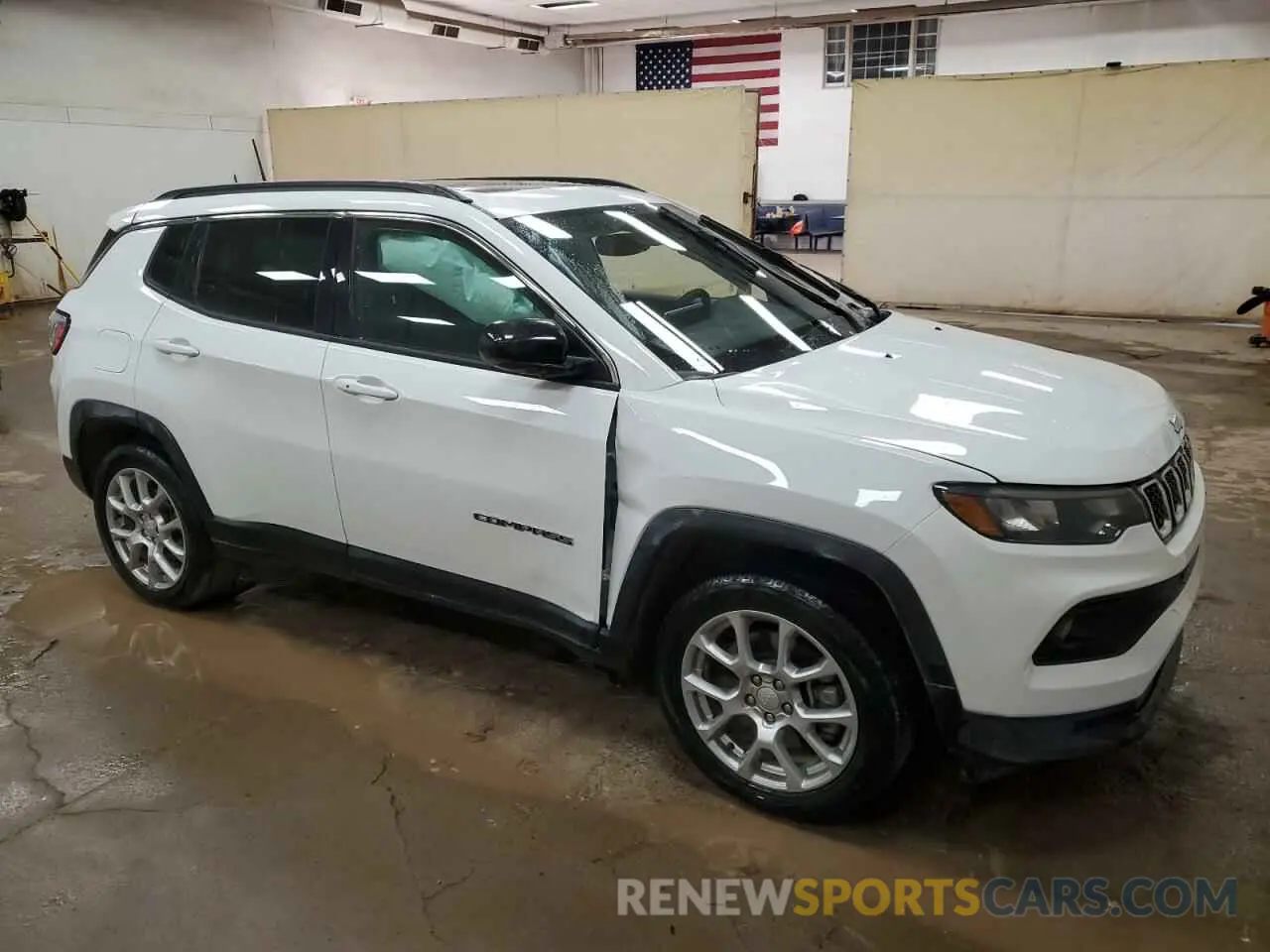 4 Photograph of a damaged car 3C4NJDFN0PT559414 JEEP COMPASS 2023