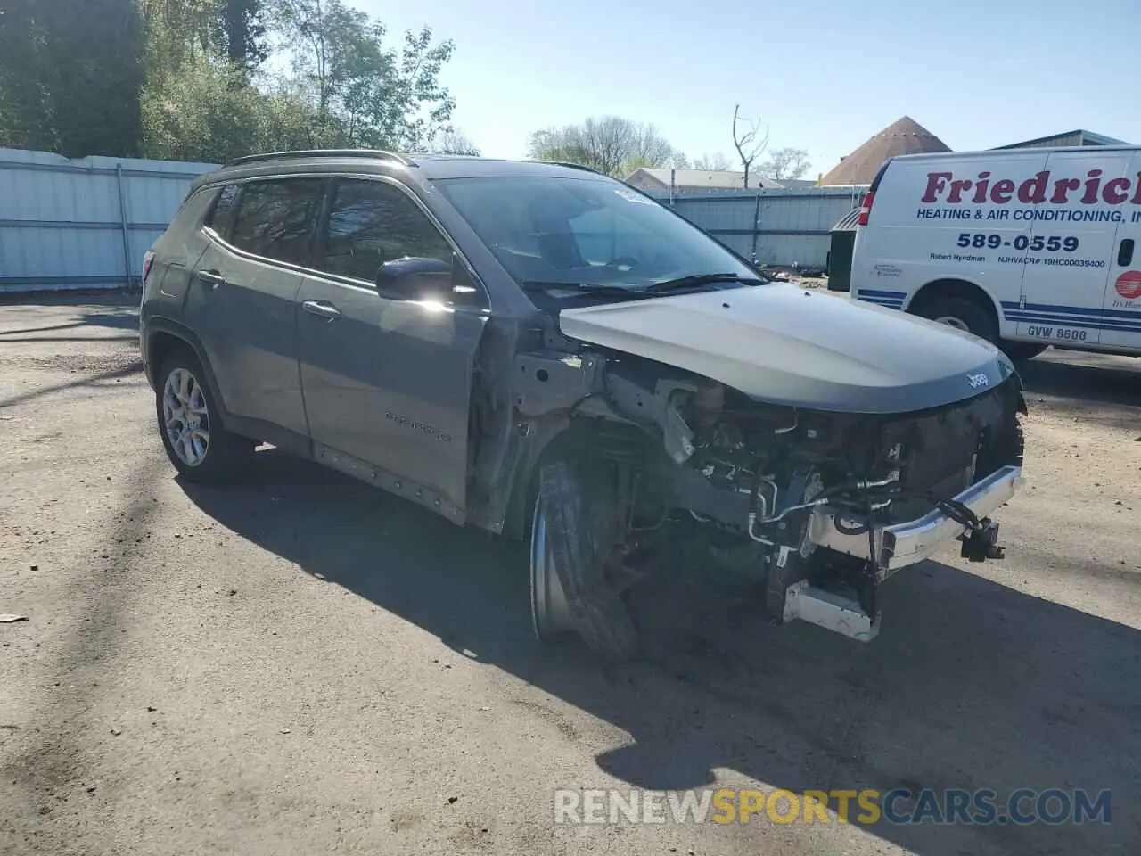4 Photograph of a damaged car 3C4NJDFN0PT570512 JEEP COMPASS 2023