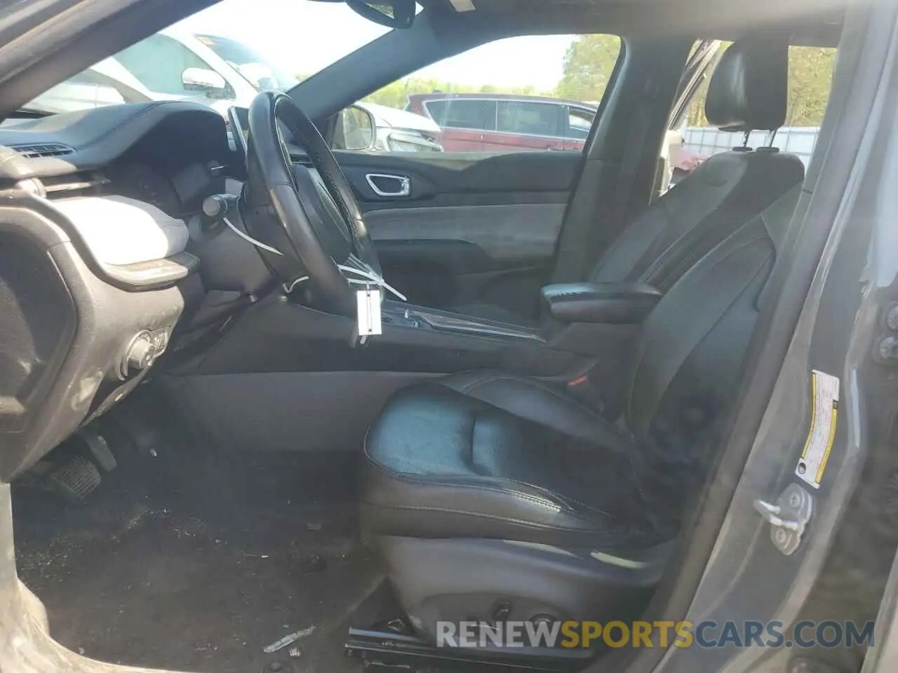 7 Photograph of a damaged car 3C4NJDFN0PT570512 JEEP COMPASS 2023