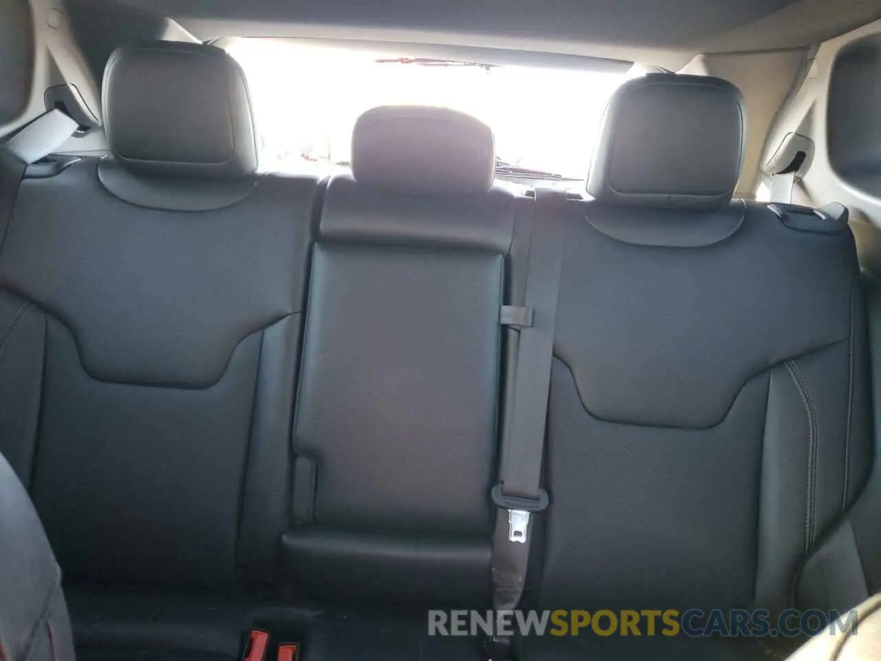 10 Photograph of a damaged car 3C4NJDFN4PT513567 JEEP COMPASS 2023