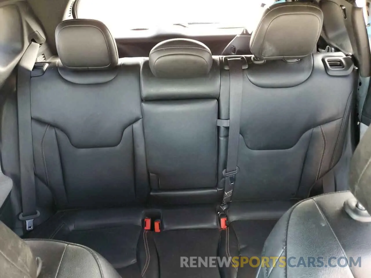 10 Photograph of a damaged car 3C4NJDFN6PT513828 JEEP COMPASS 2023