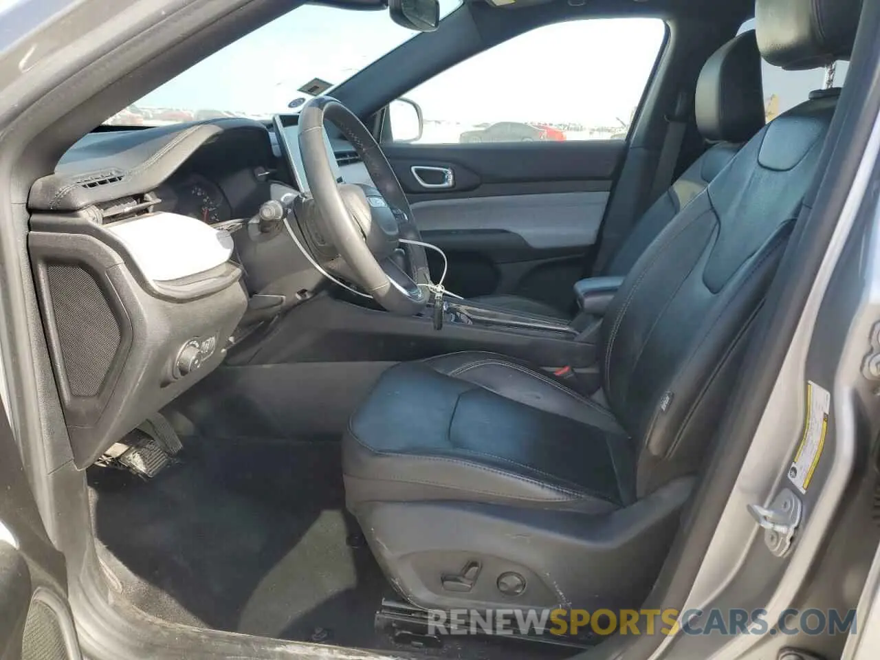 7 Photograph of a damaged car 3C4NJDFN6PT513828 JEEP COMPASS 2023