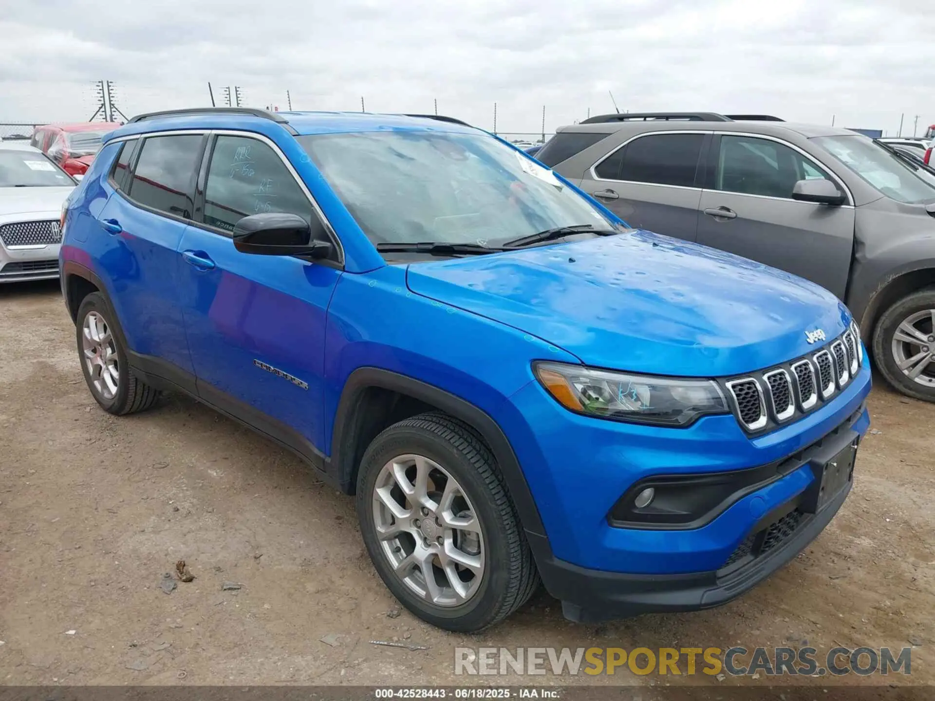 1 Photograph of a damaged car 3C4NJDFN8PT546846 JEEP COMPASS 2023