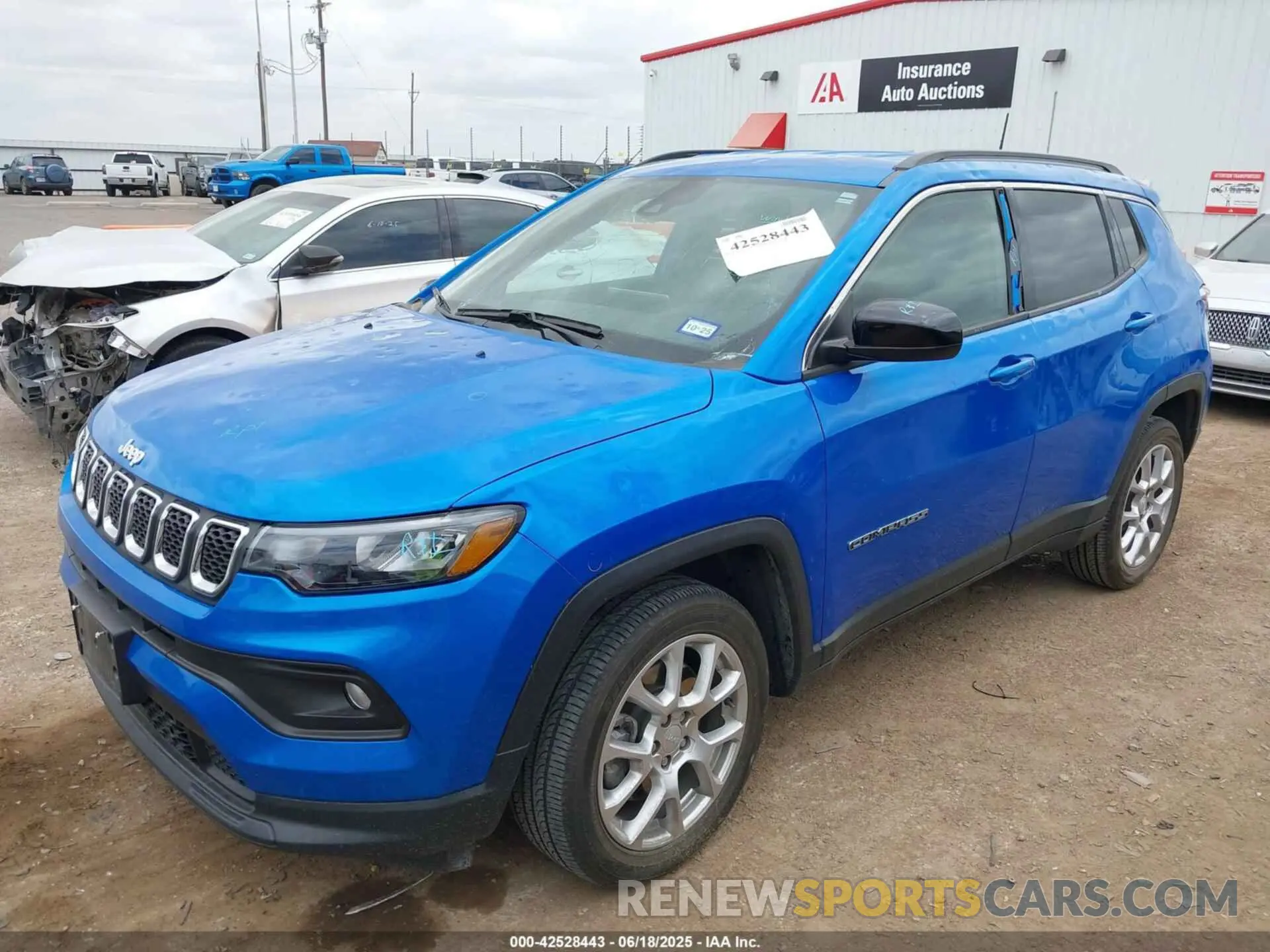 2 Photograph of a damaged car 3C4NJDFN8PT546846 JEEP COMPASS 2023