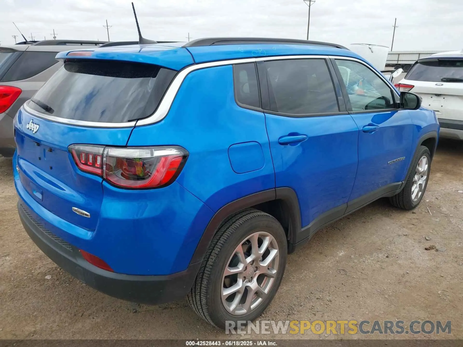 4 Photograph of a damaged car 3C4NJDFN8PT546846 JEEP COMPASS 2023