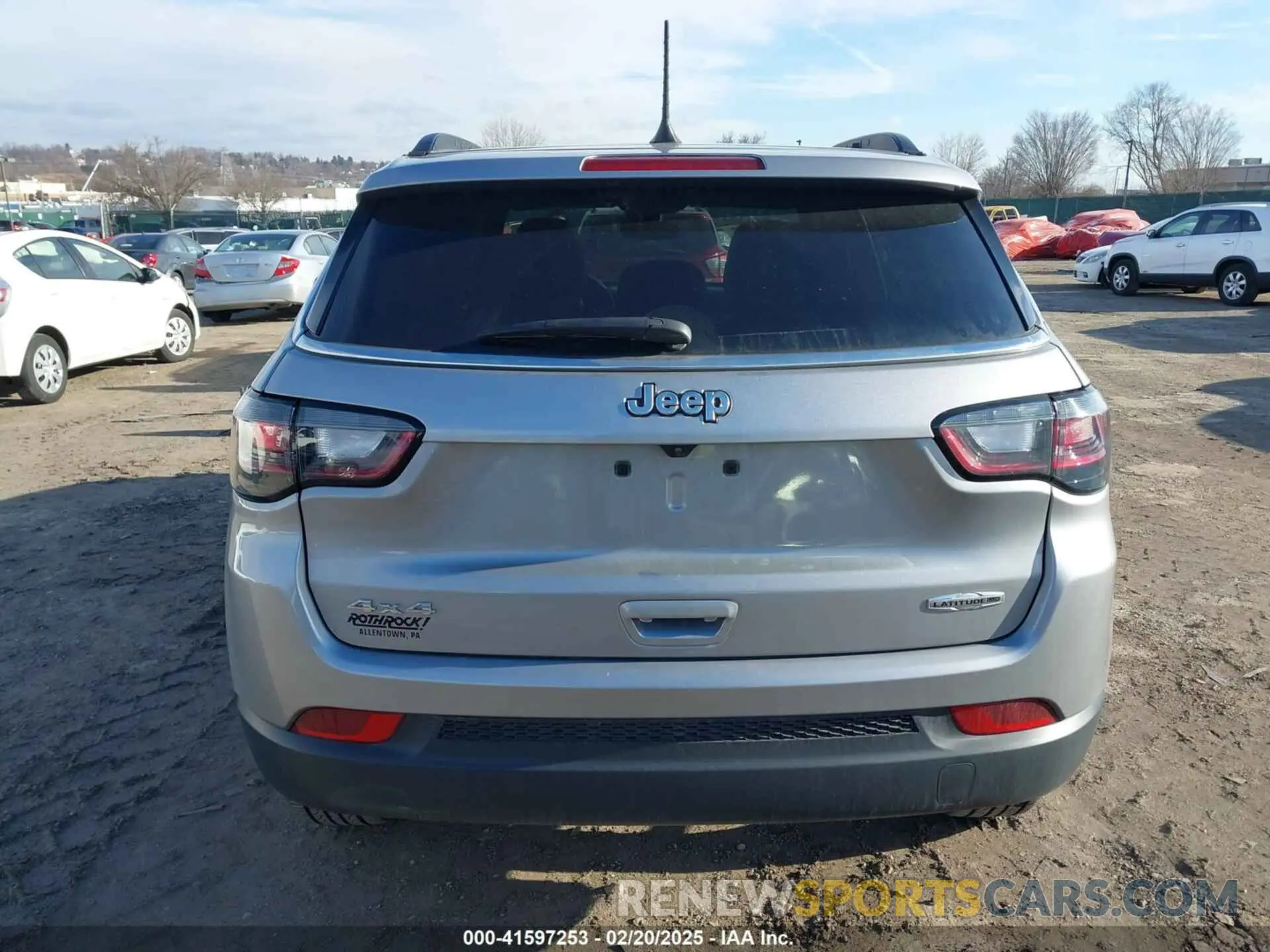 16 Photograph of a damaged car 3C4NJDFNXPT502492 JEEP COMPASS 2023