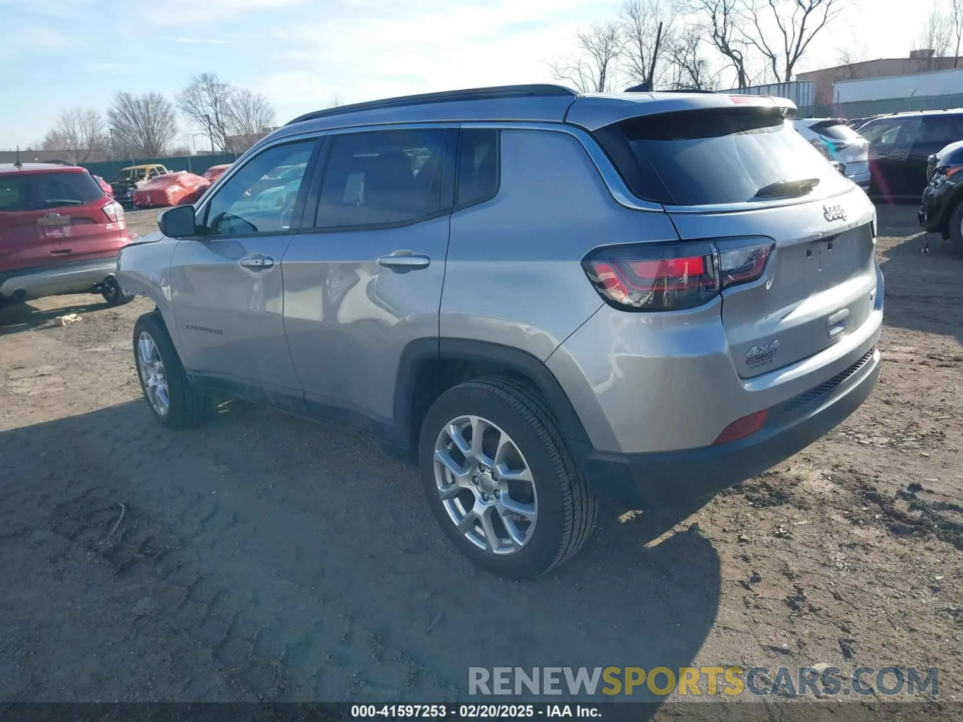 3 Photograph of a damaged car 3C4NJDFNXPT502492 JEEP COMPASS 2023