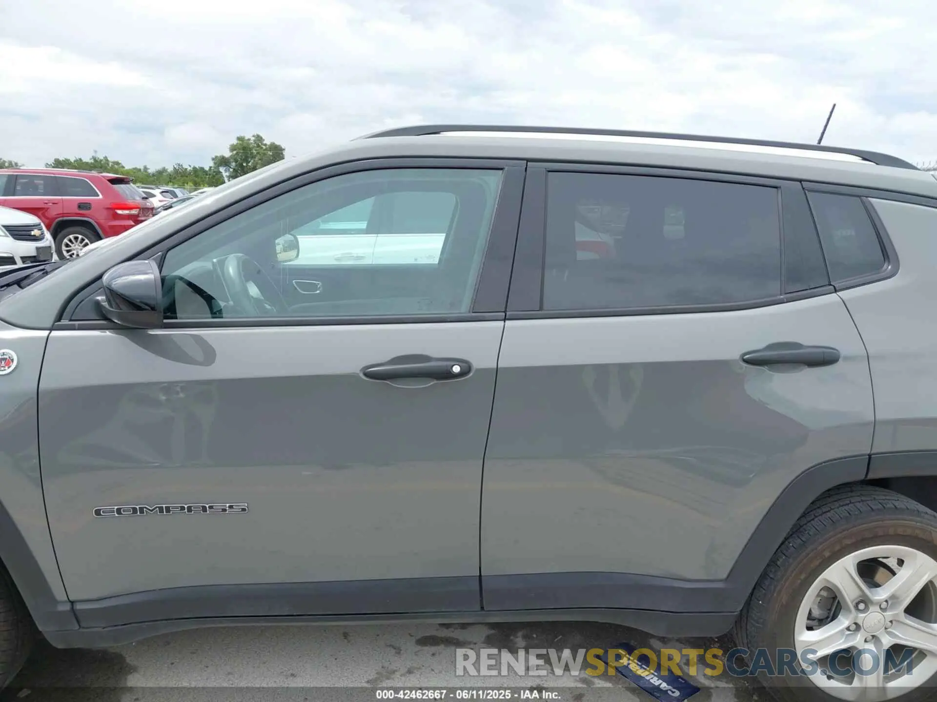 14 Photograph of a damaged car 3C4NJDAN1RT583022 JEEP COMPASS 2024