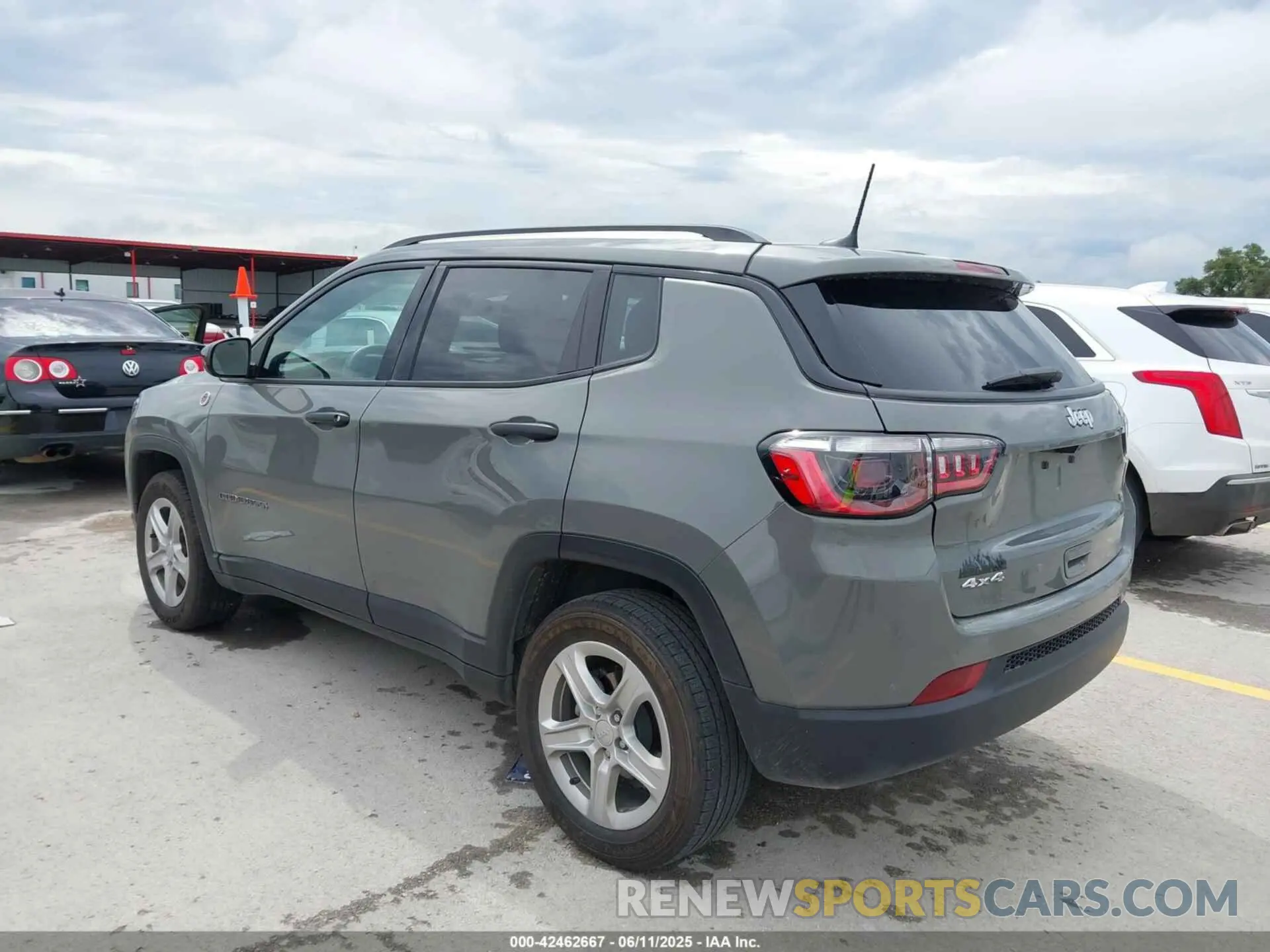 3 Photograph of a damaged car 3C4NJDAN1RT583022 JEEP COMPASS 2024