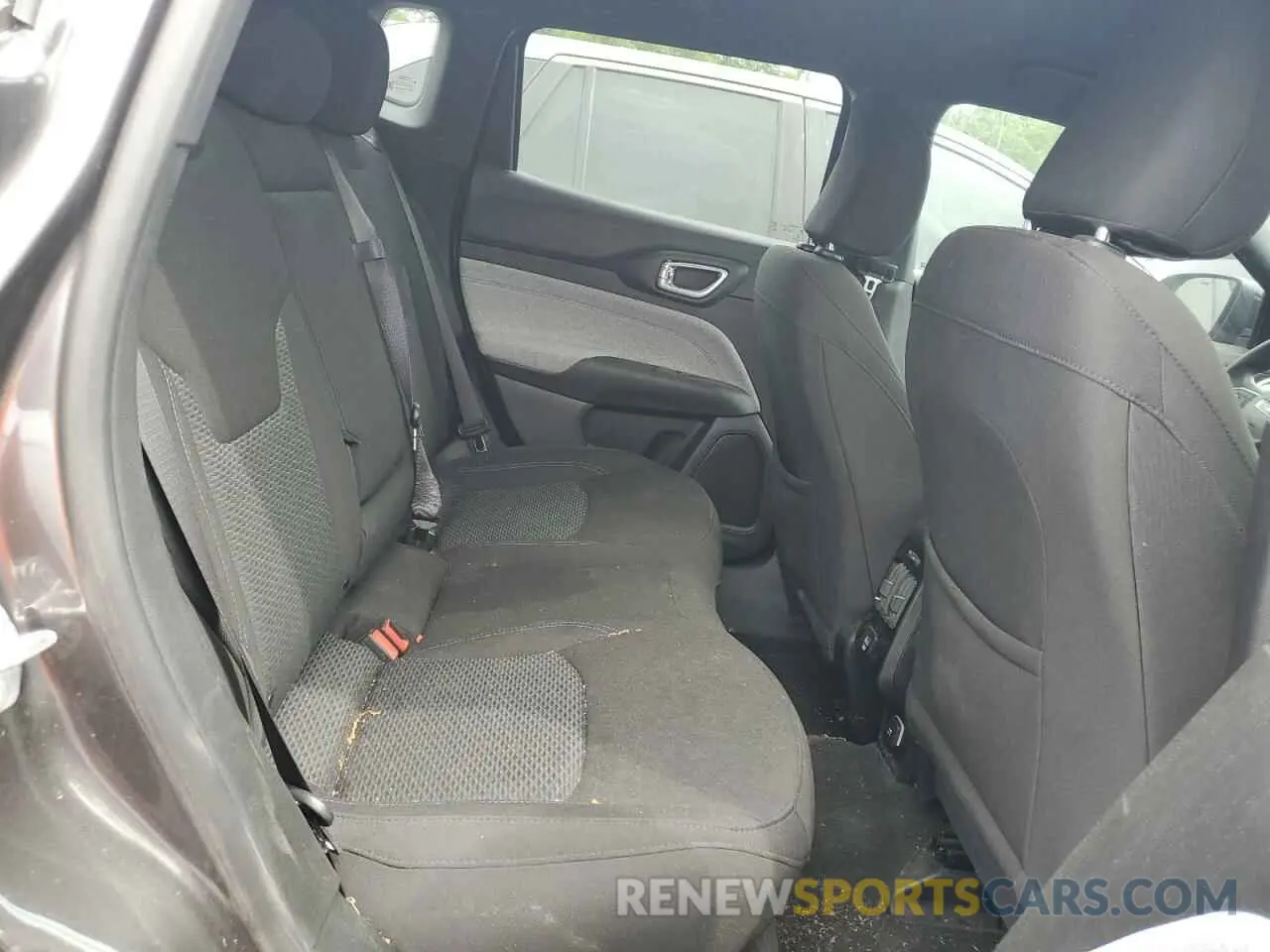 11 Photograph of a damaged car 3C4NJDAN2RT600460 JEEP COMPASS 2024