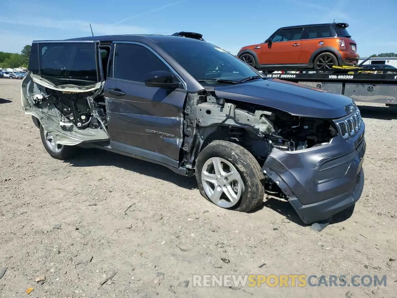 4 Photograph of a damaged car 3C4NJDAN2RT600460 JEEP COMPASS 2024