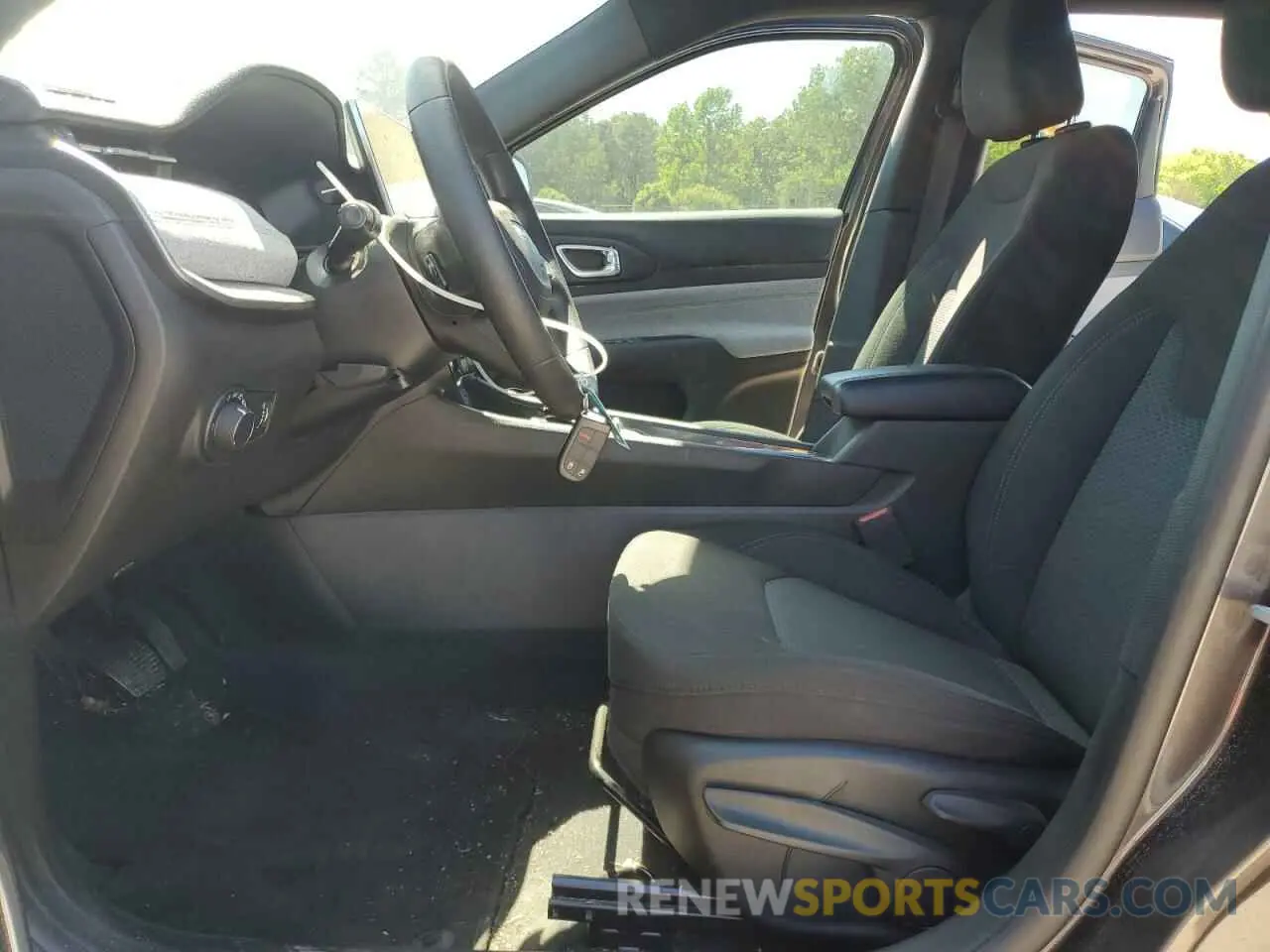 7 Photograph of a damaged car 3C4NJDAN2RT600460 JEEP COMPASS 2024