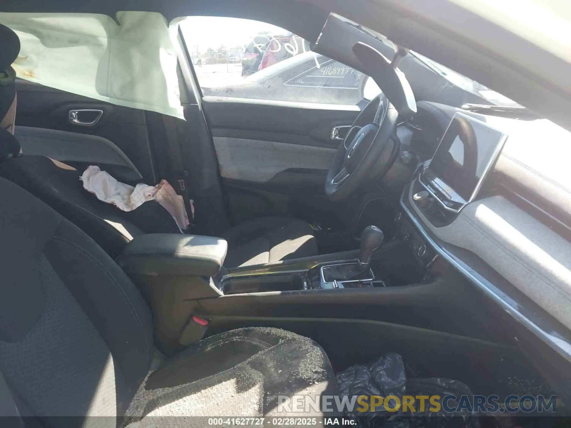 5 Photograph of a damaged car 3C4NJDAN4RT108867 JEEP COMPASS 2024
