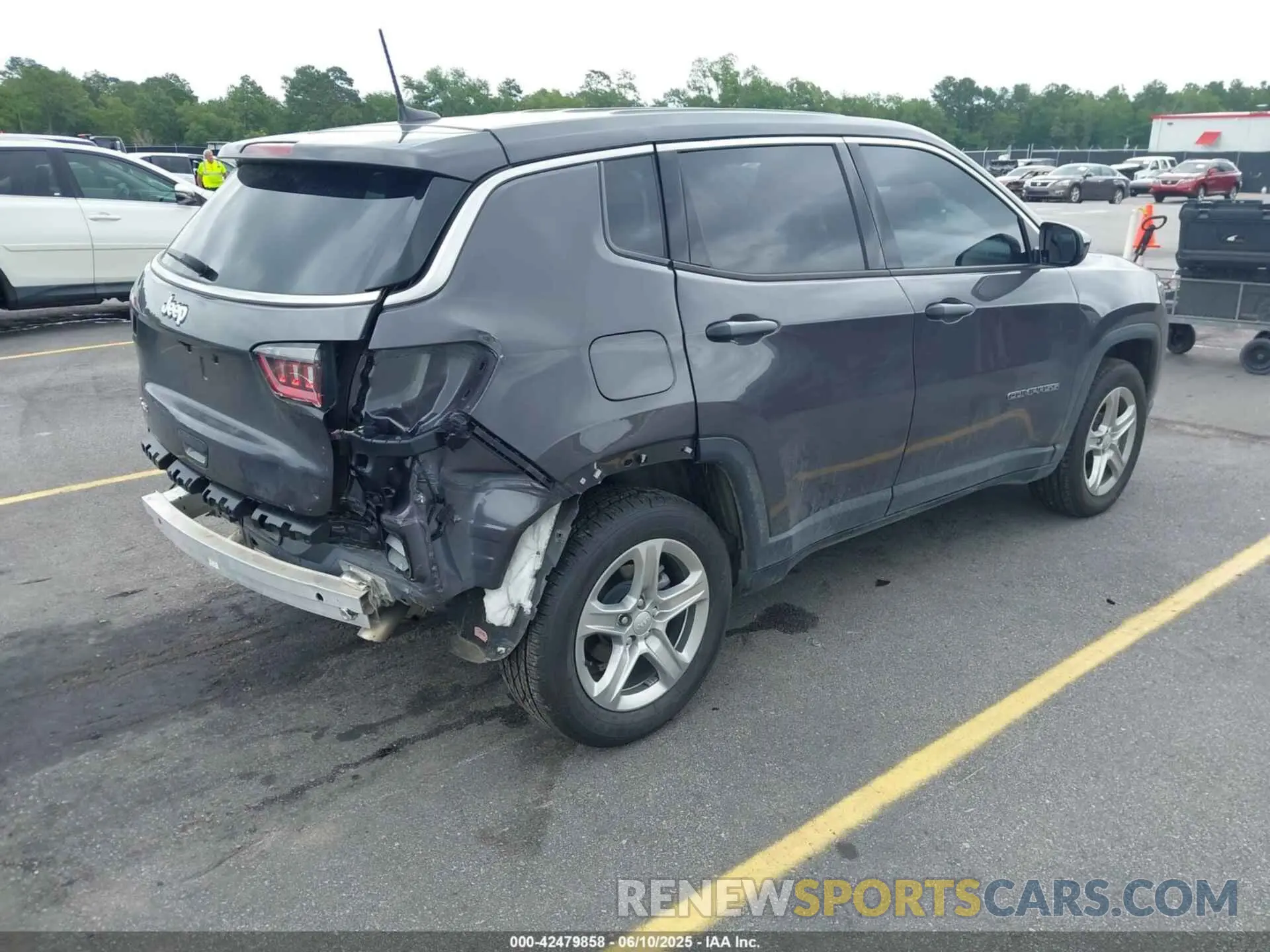 4 Photograph of a damaged car 3C4NJDAN5RT120168 JEEP COMPASS 2024