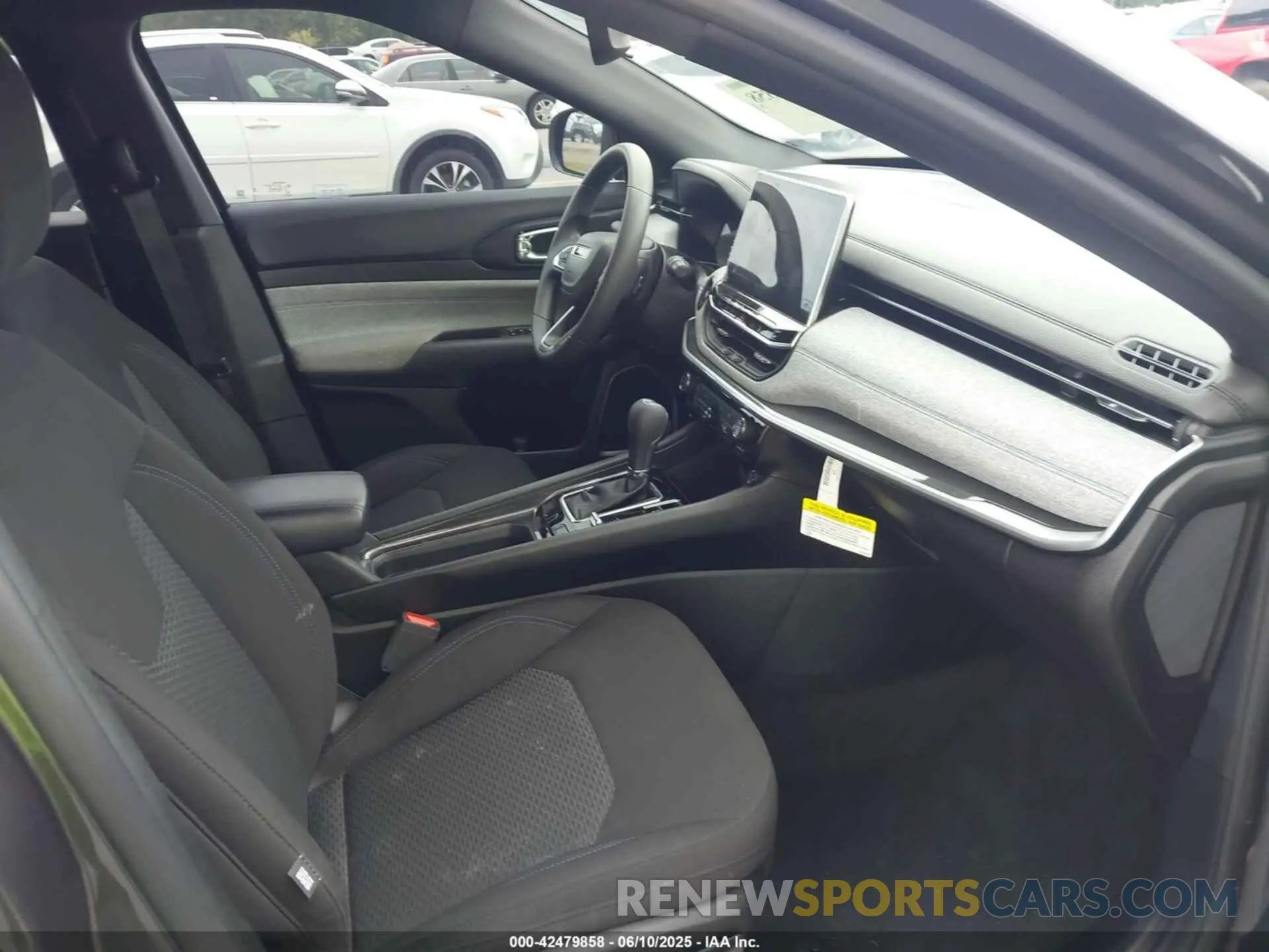 5 Photograph of a damaged car 3C4NJDAN5RT120168 JEEP COMPASS 2024