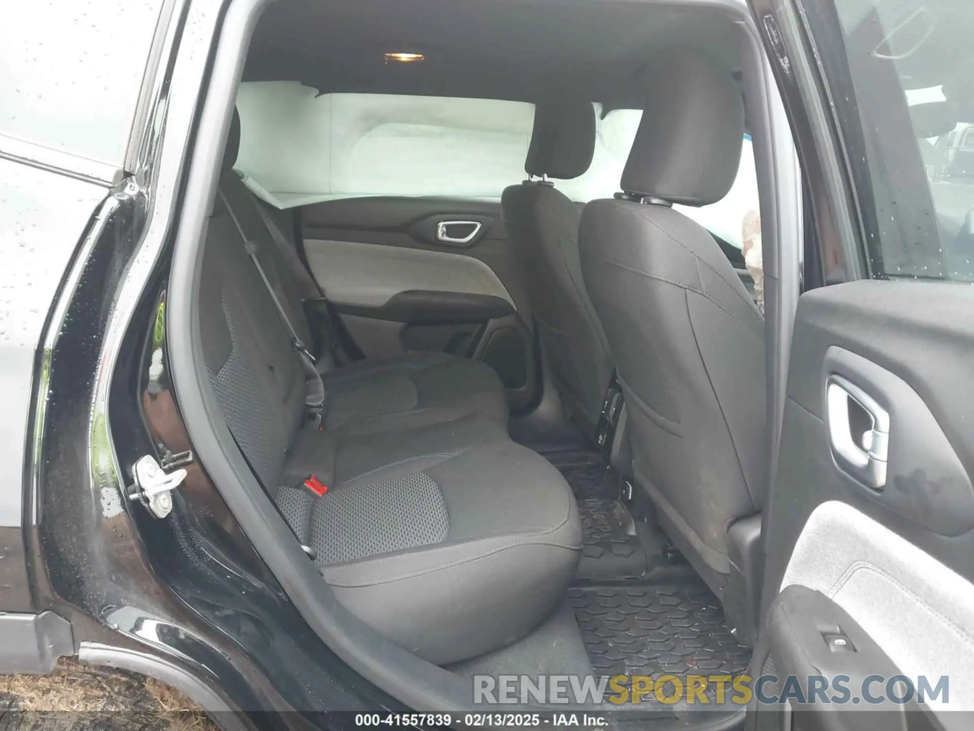 8 Photograph of a damaged car 3C4NJDAN5RT166776 JEEP COMPASS 2024