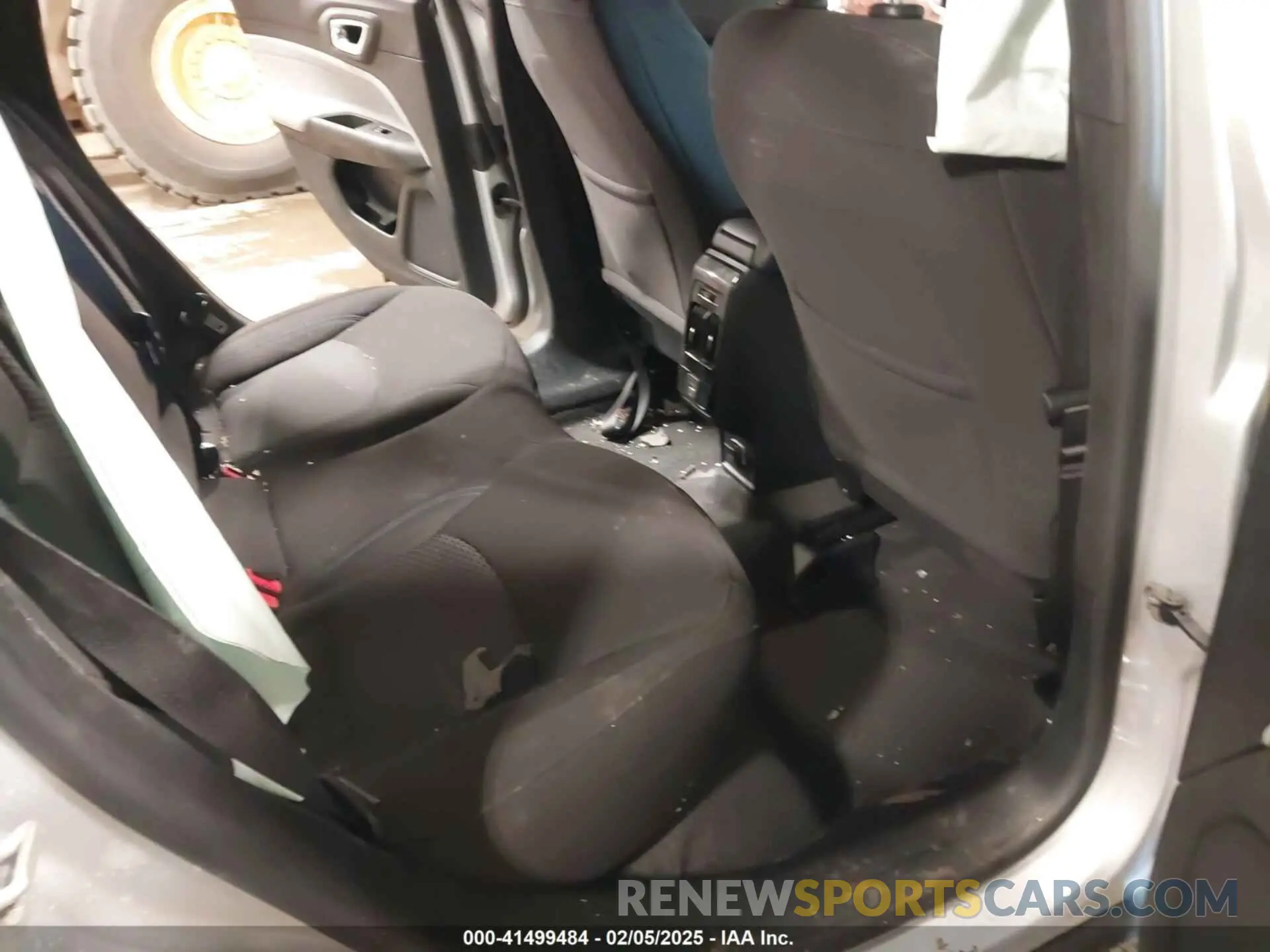 8 Photograph of a damaged car 3C4NJDANXRT146281 JEEP COMPASS 2024
