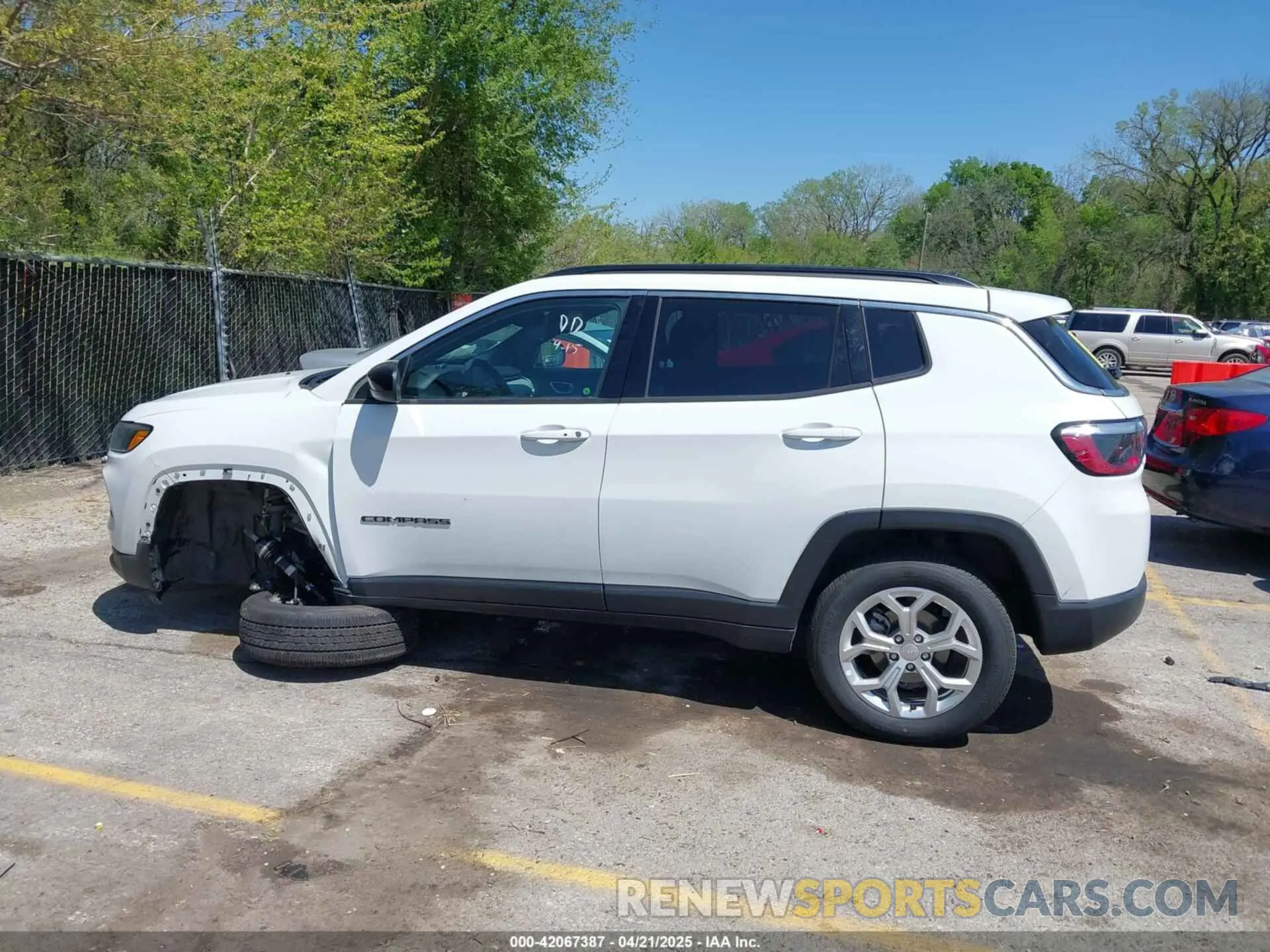 15 Photograph of a damaged car 3C4NJDBN0RT109268 JEEP COMPASS 2024