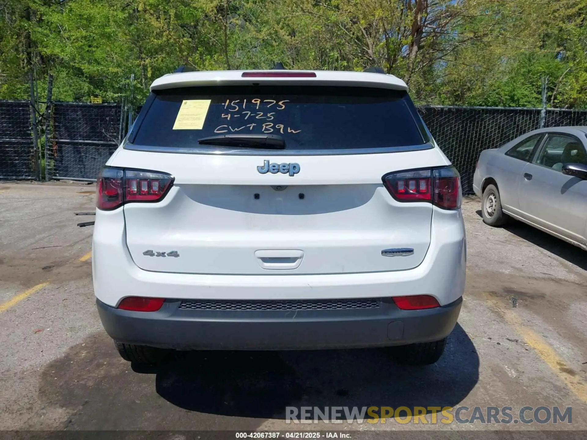 17 Photograph of a damaged car 3C4NJDBN0RT109268 JEEP COMPASS 2024