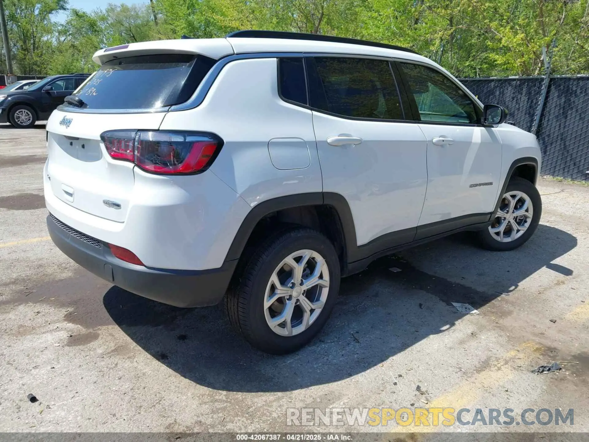 4 Photograph of a damaged car 3C4NJDBN0RT109268 JEEP COMPASS 2024