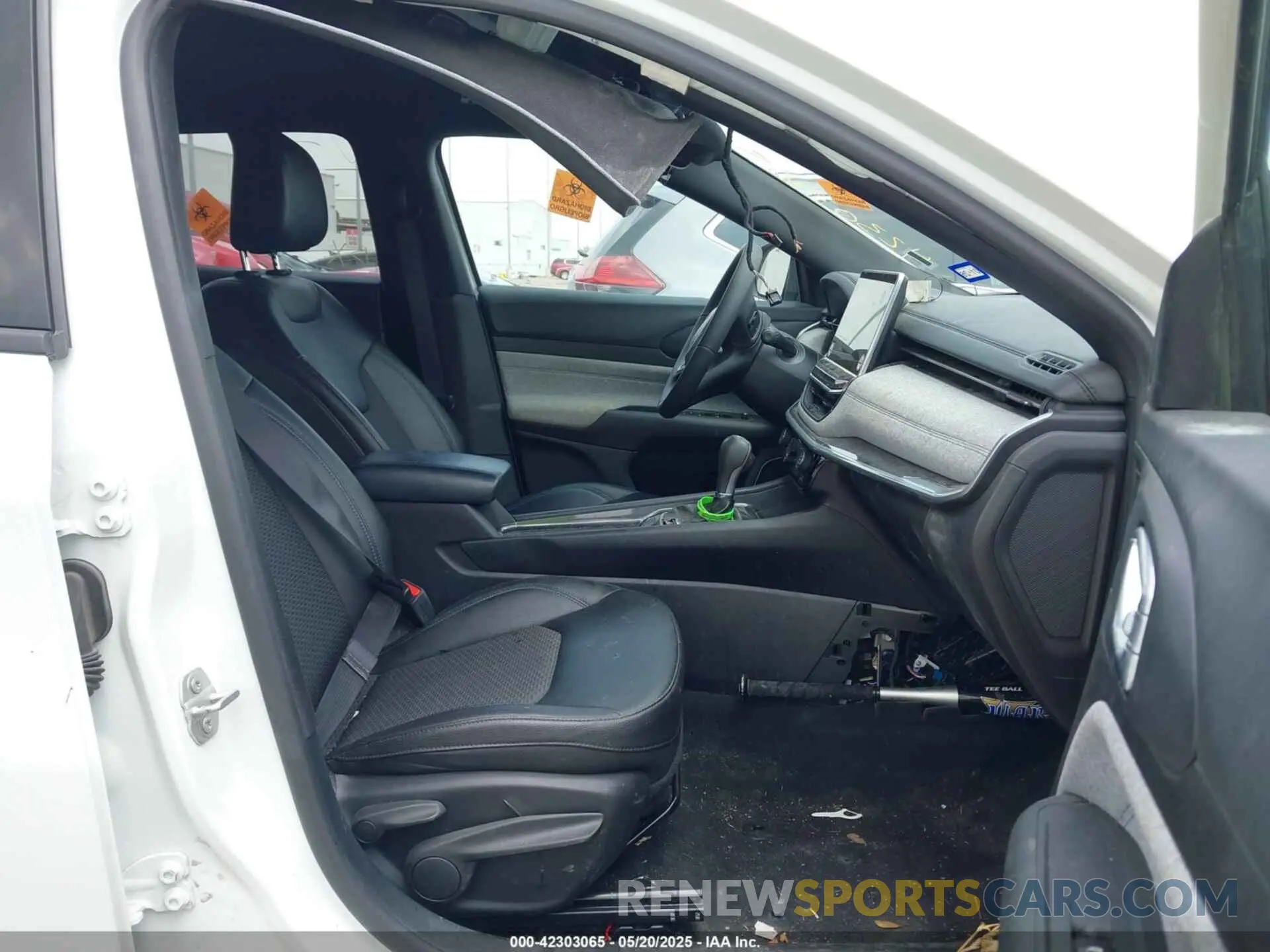 5 Photograph of a damaged car 3C4NJDBN0RT111862 JEEP COMPASS 2024
