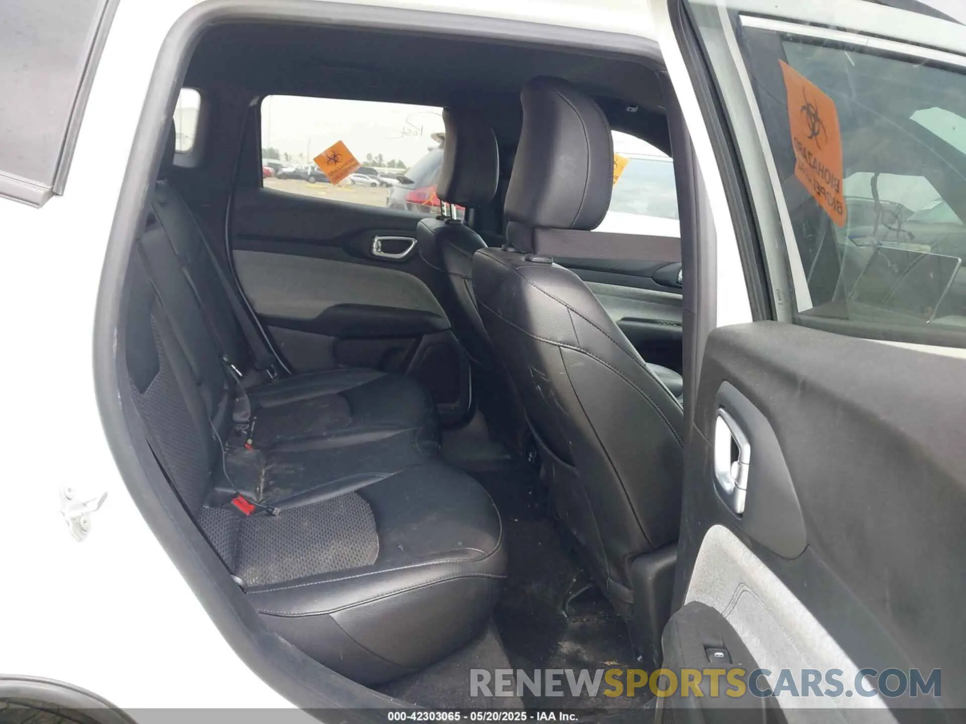 8 Photograph of a damaged car 3C4NJDBN0RT111862 JEEP COMPASS 2024