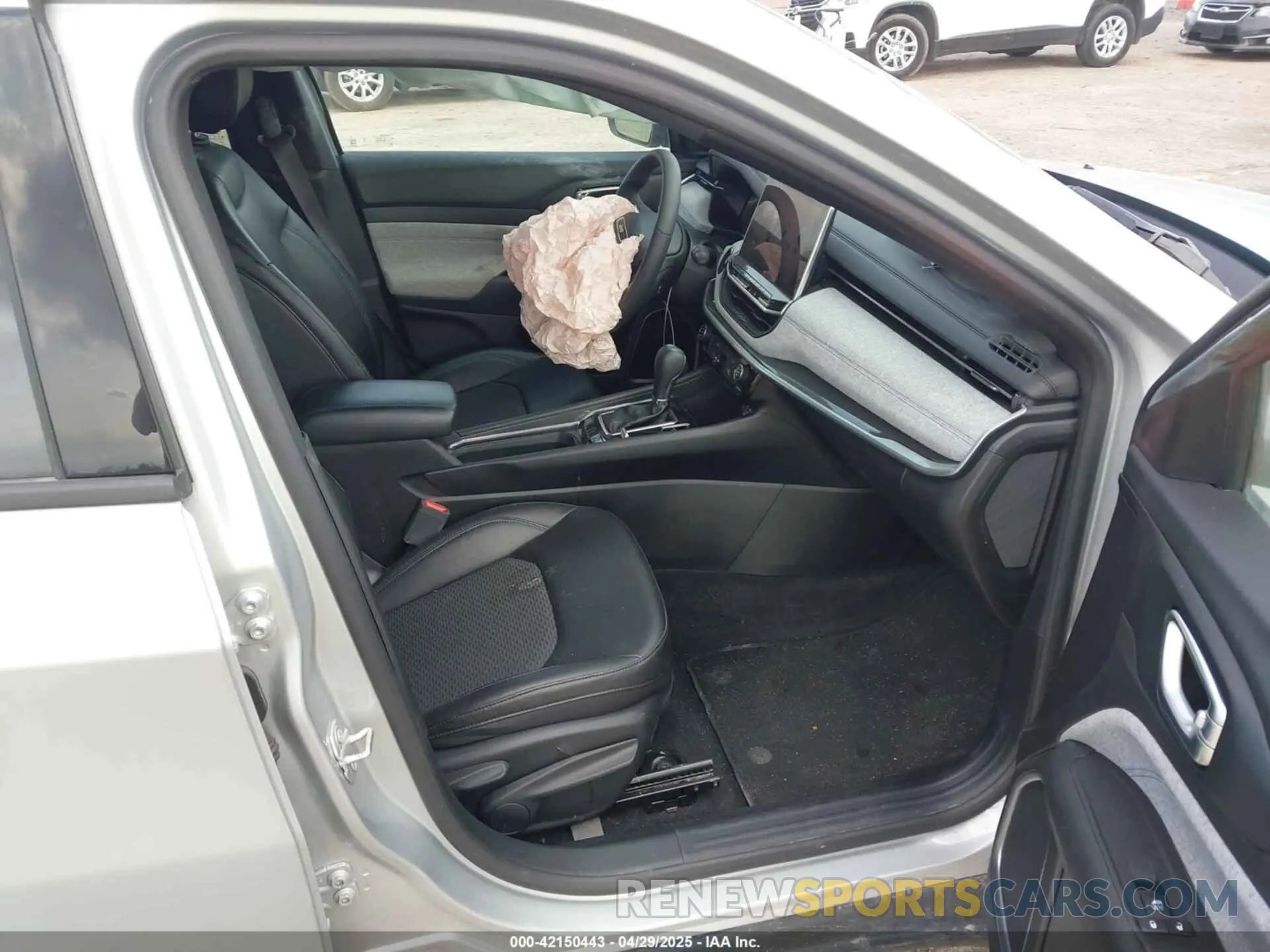 5 Photograph of a damaged car 3C4NJDBN0RT124448 JEEP COMPASS 2024