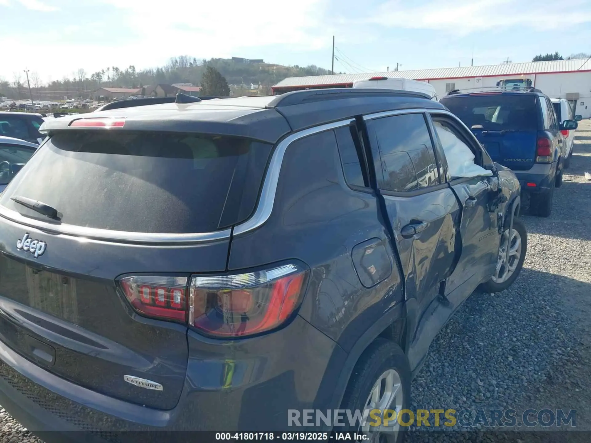 17 Photograph of a damaged car 3C4NJDBN0RT152329 JEEP COMPASS 2024