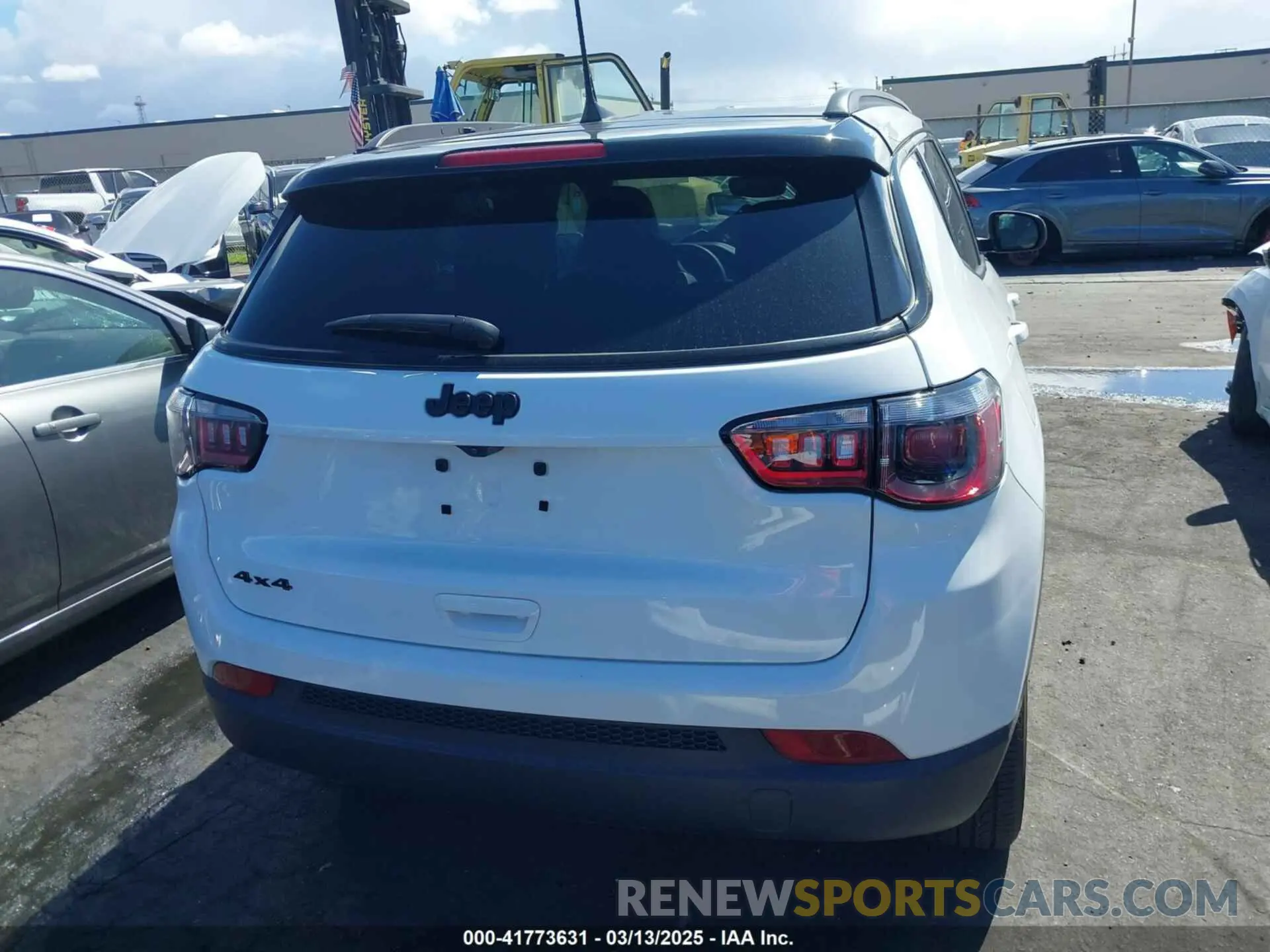 17 Photograph of a damaged car 3C4NJDBN0RT588081 JEEP COMPASS 2024
